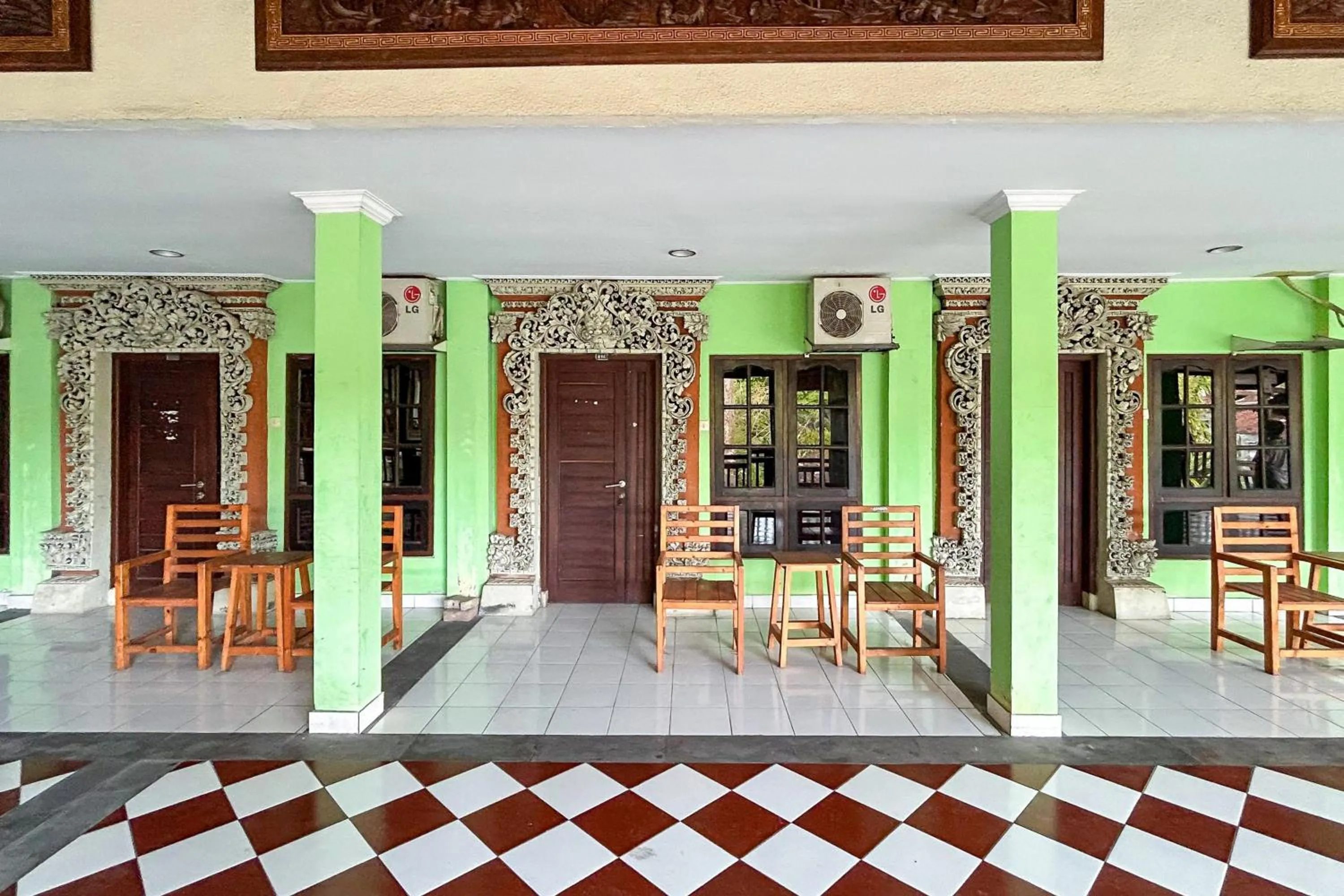 Seating area in Batukaru Garden Hotel Ubung Denpasar