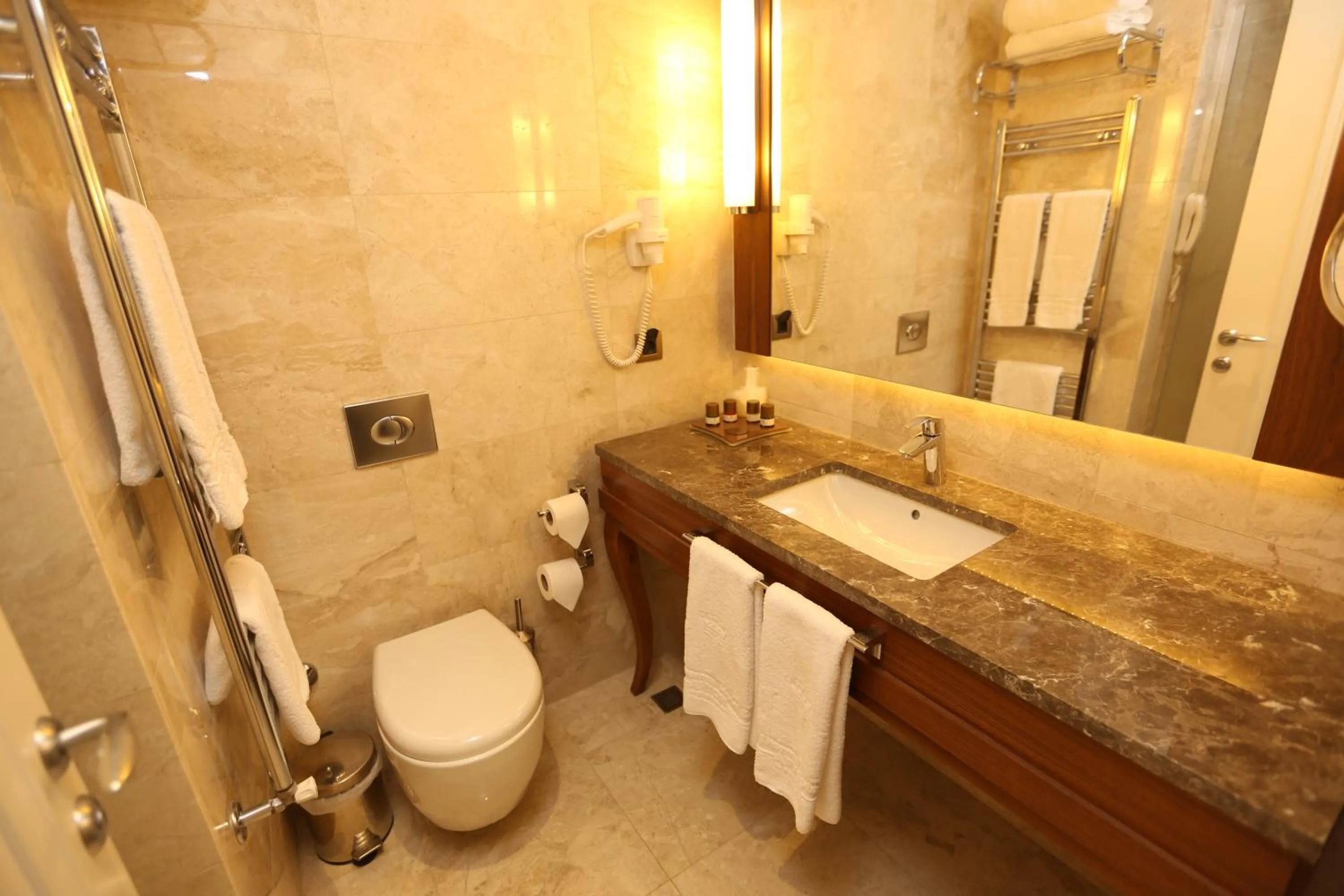 ALUSSO THERMAL HOTEL SPA