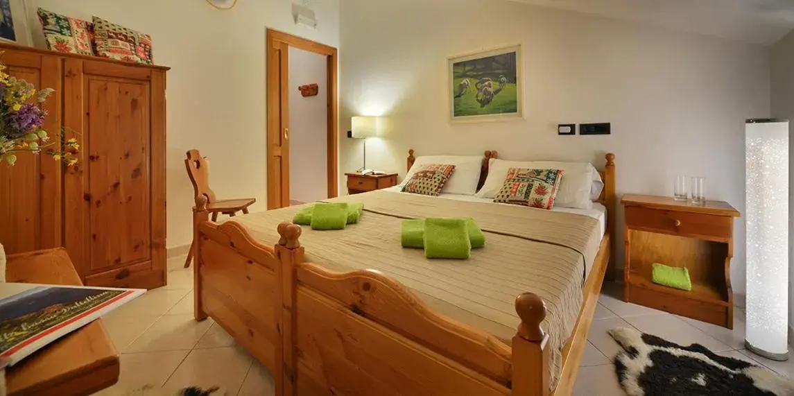 King Room with Mountain View in Albergo Casa Alpina San Luigi King Room with Mountain View in Albergo Casa Alpina San Luigi