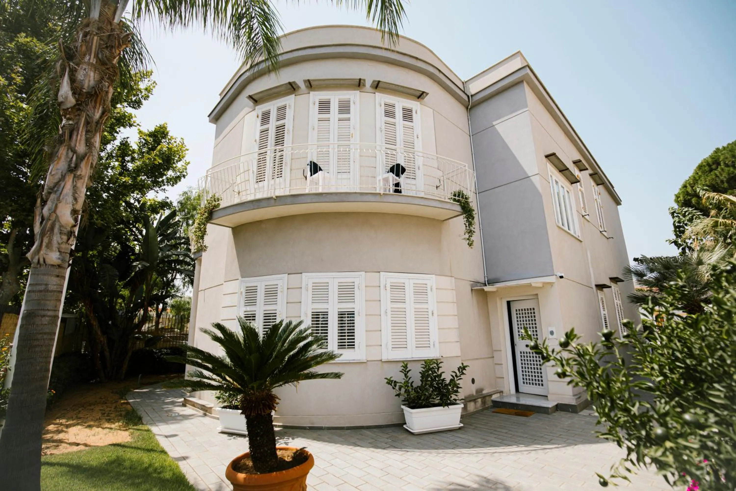 Property building in Villa Calipso