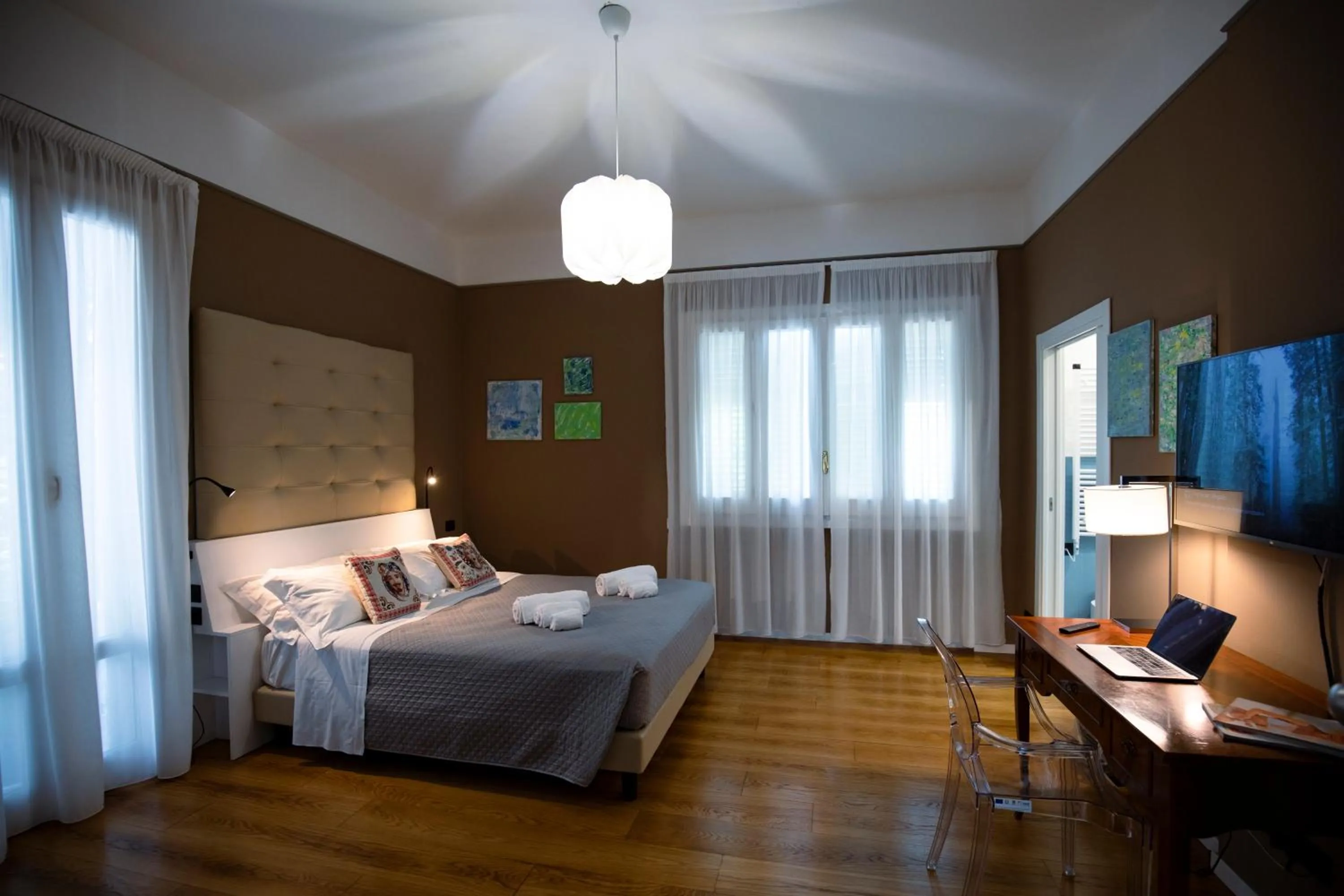 Photo of the whole room, Bed in Villa Calipso