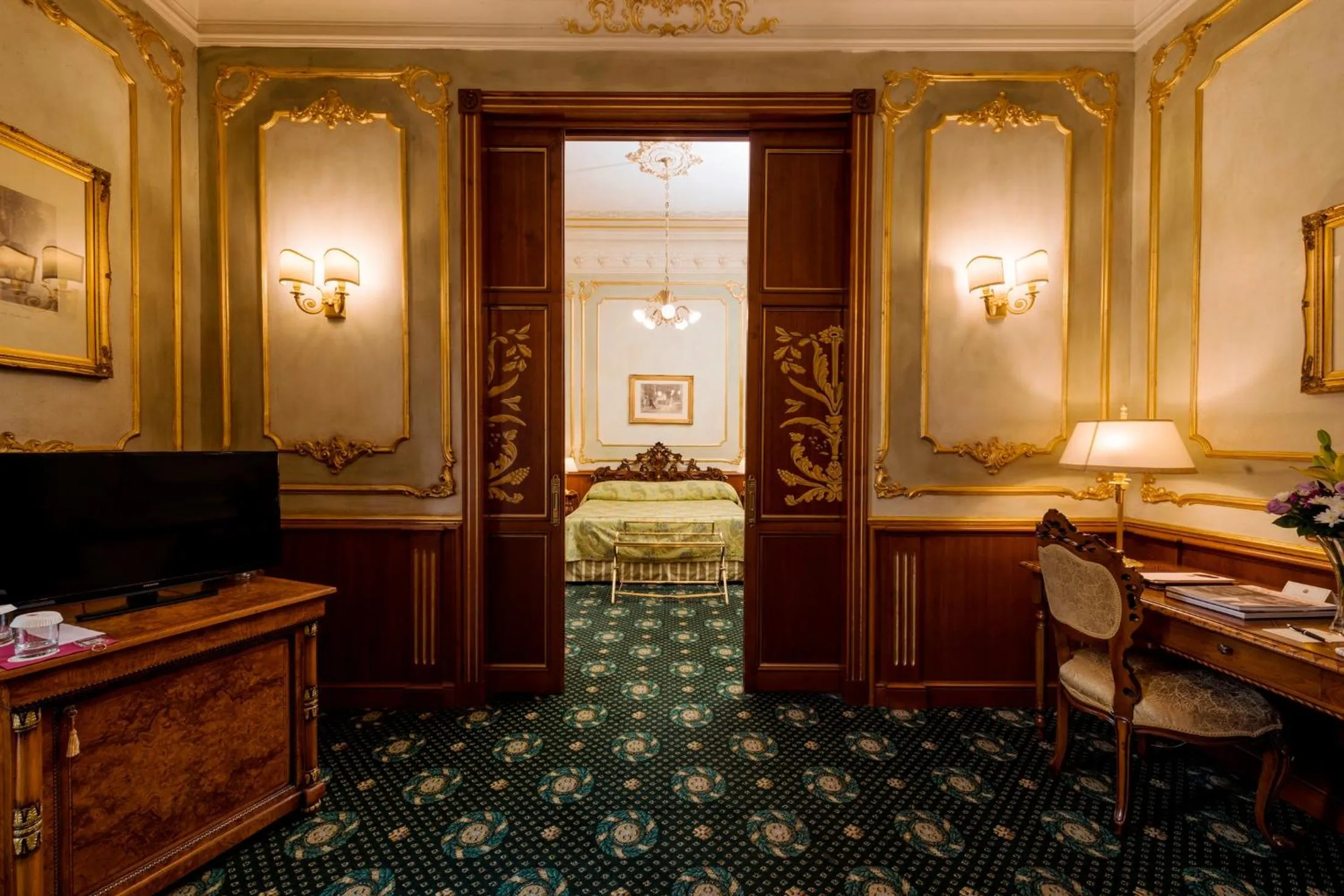 Photo of the whole room, Bed in Grand Hotel Wagner