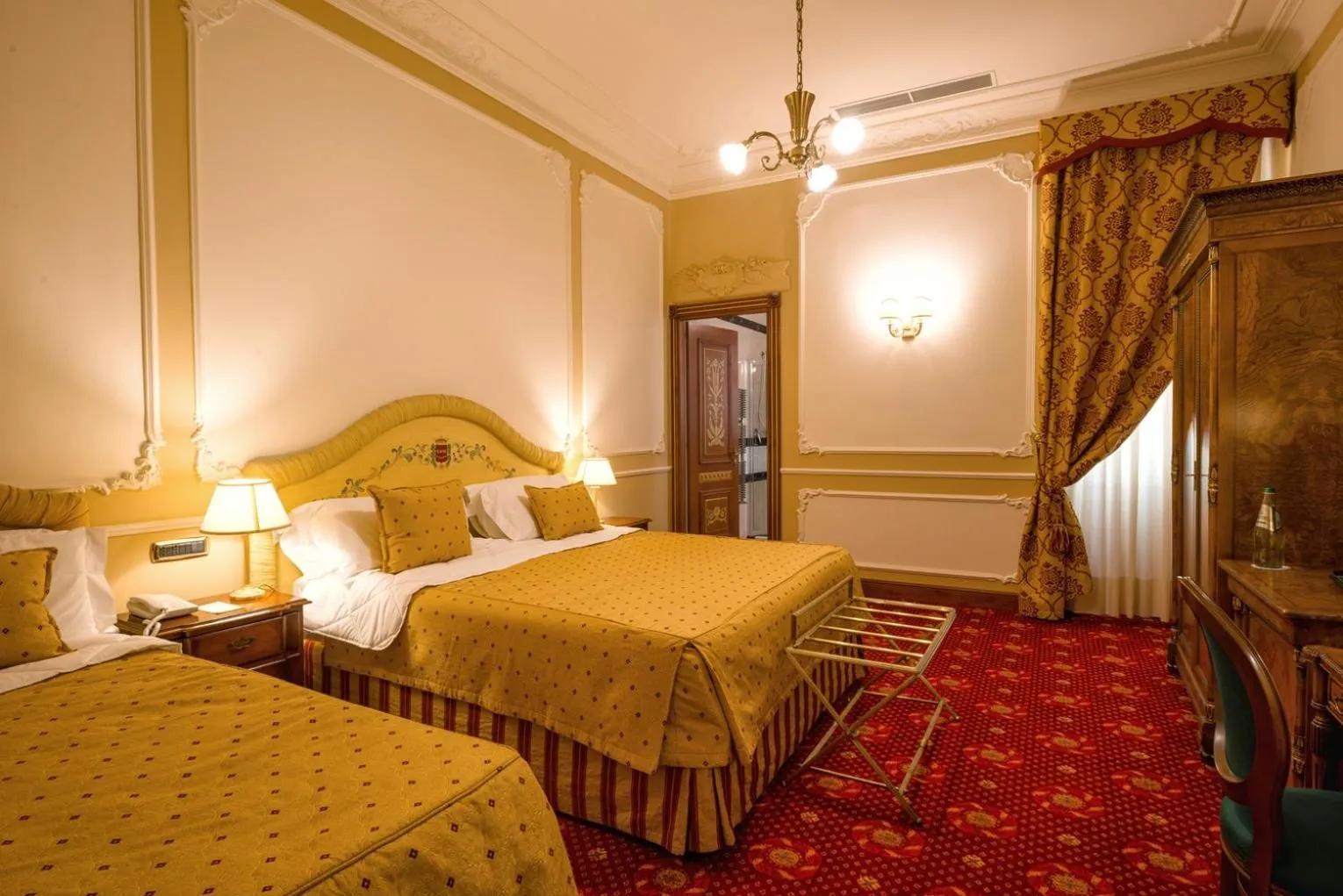 Photo of the whole room, Bed in Grand Hotel Wagner