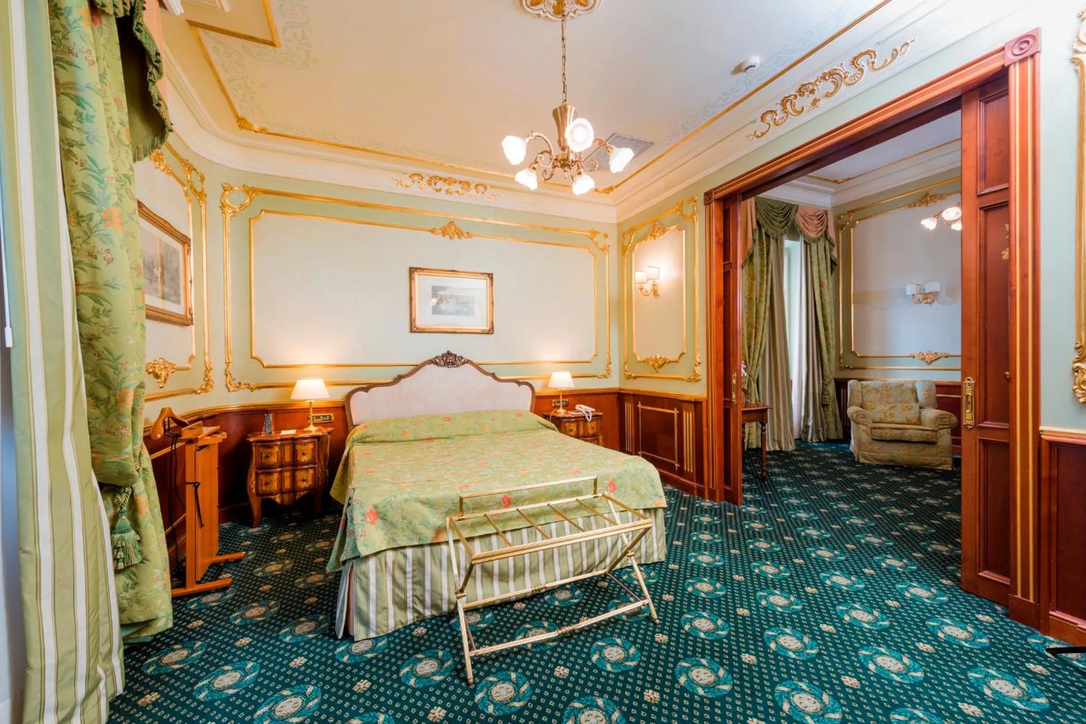 Bedroom, Bed in Grand Hotel Wagner