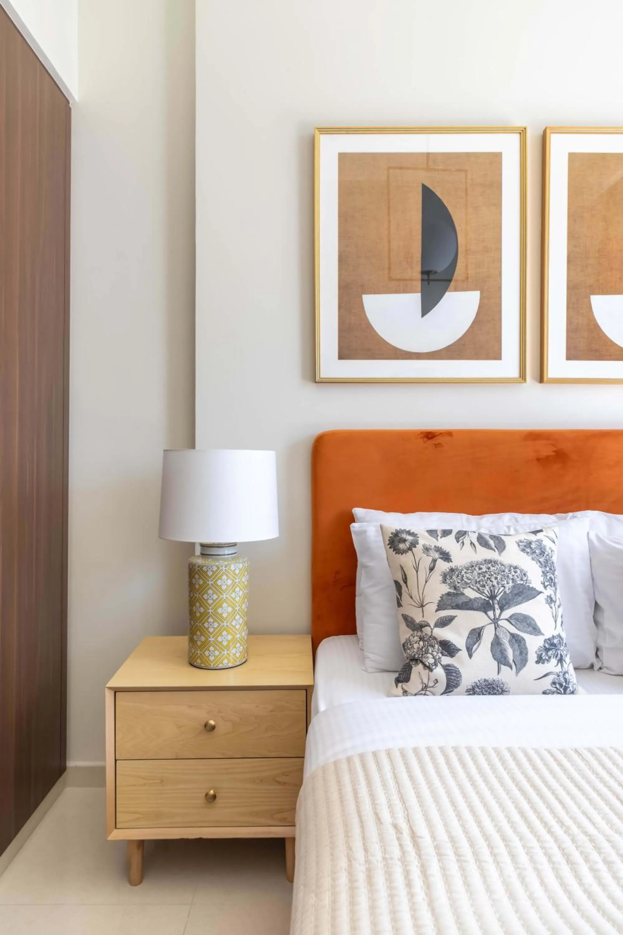 Bed in Frank Porter - Vera Residence