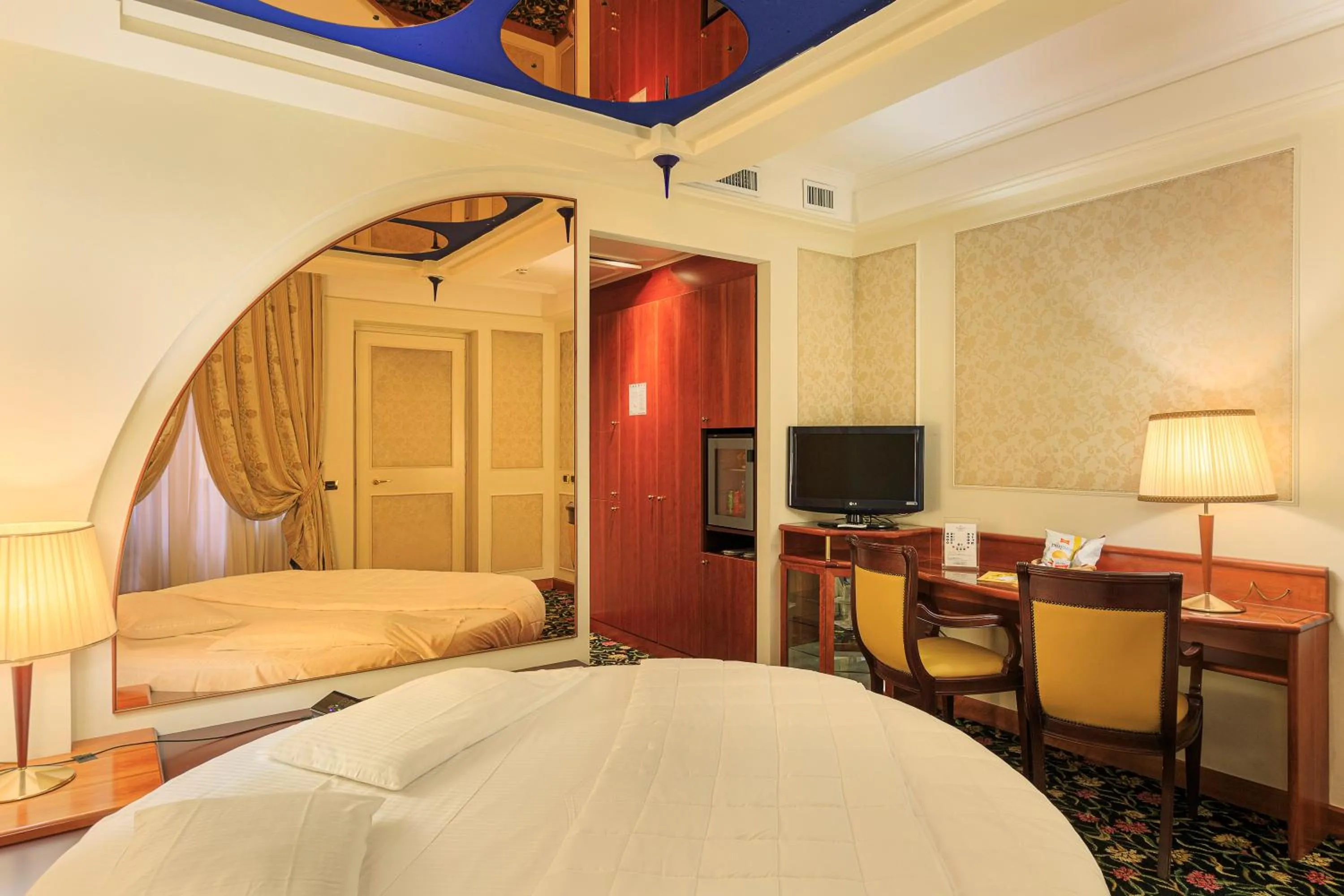 Bedroom, Bed in Dreamhotel