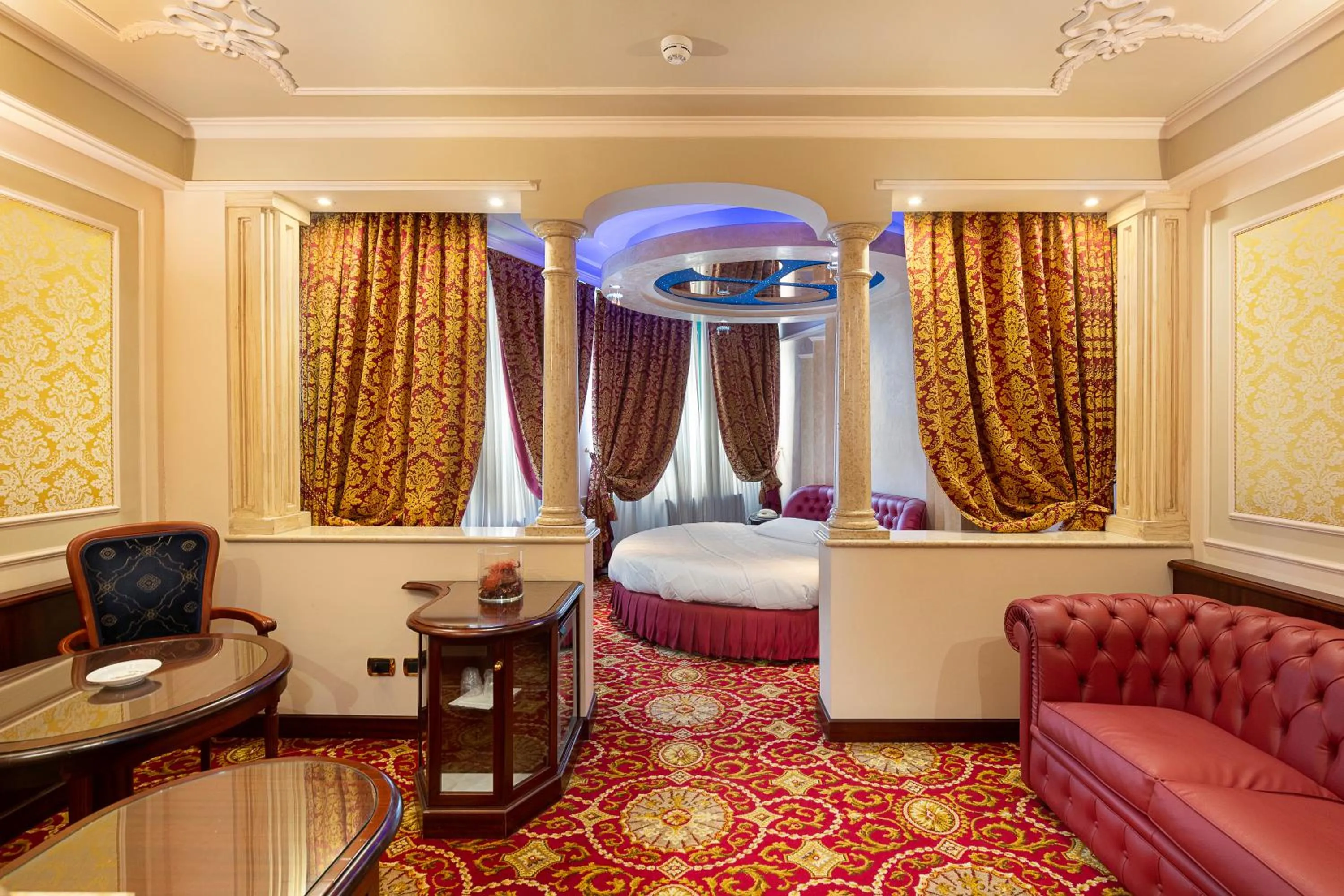 Living room, Bed in Dreamhotel