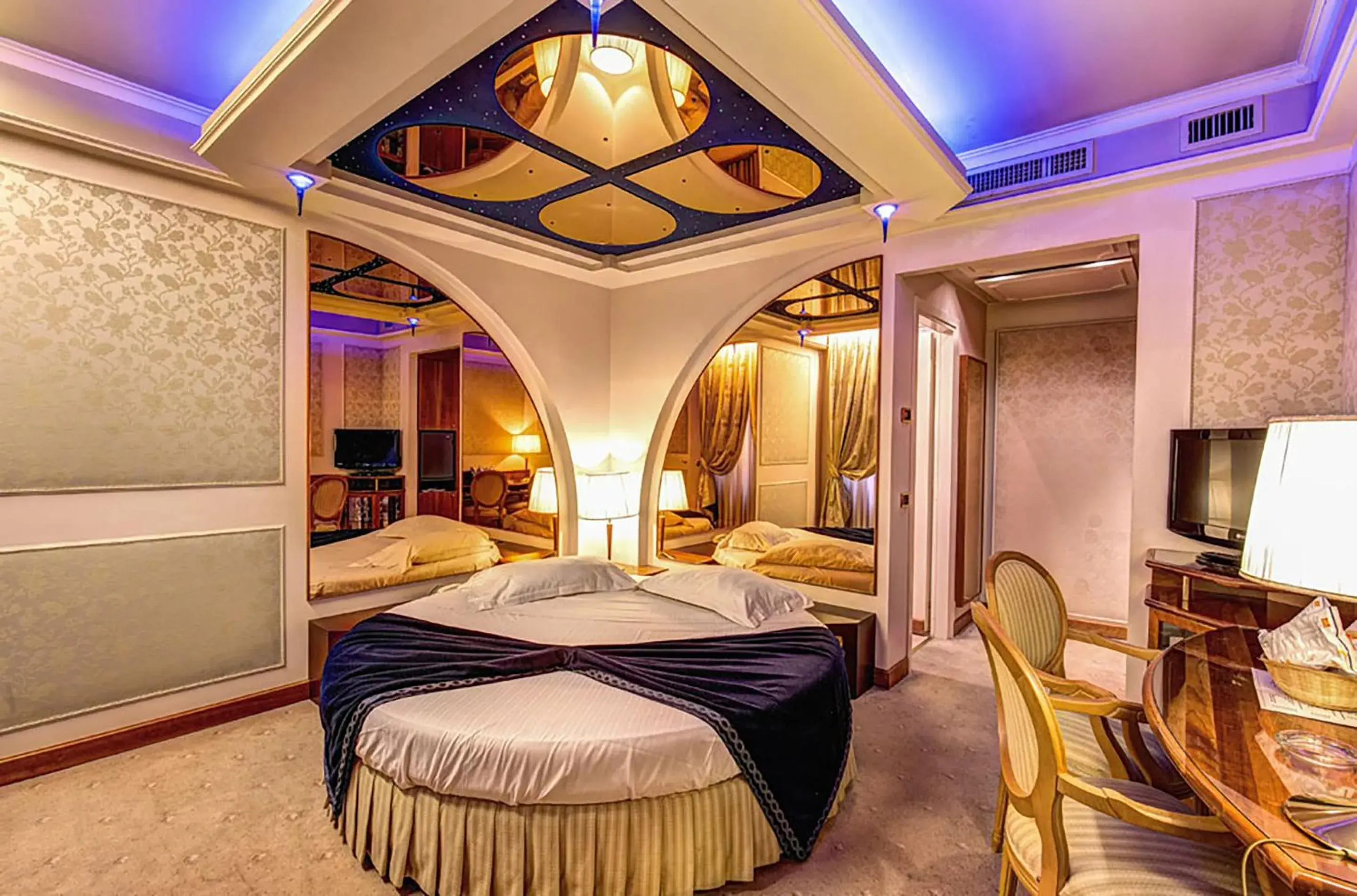 Queen Room in Dreamhotel Queen Room in Dreamhotel