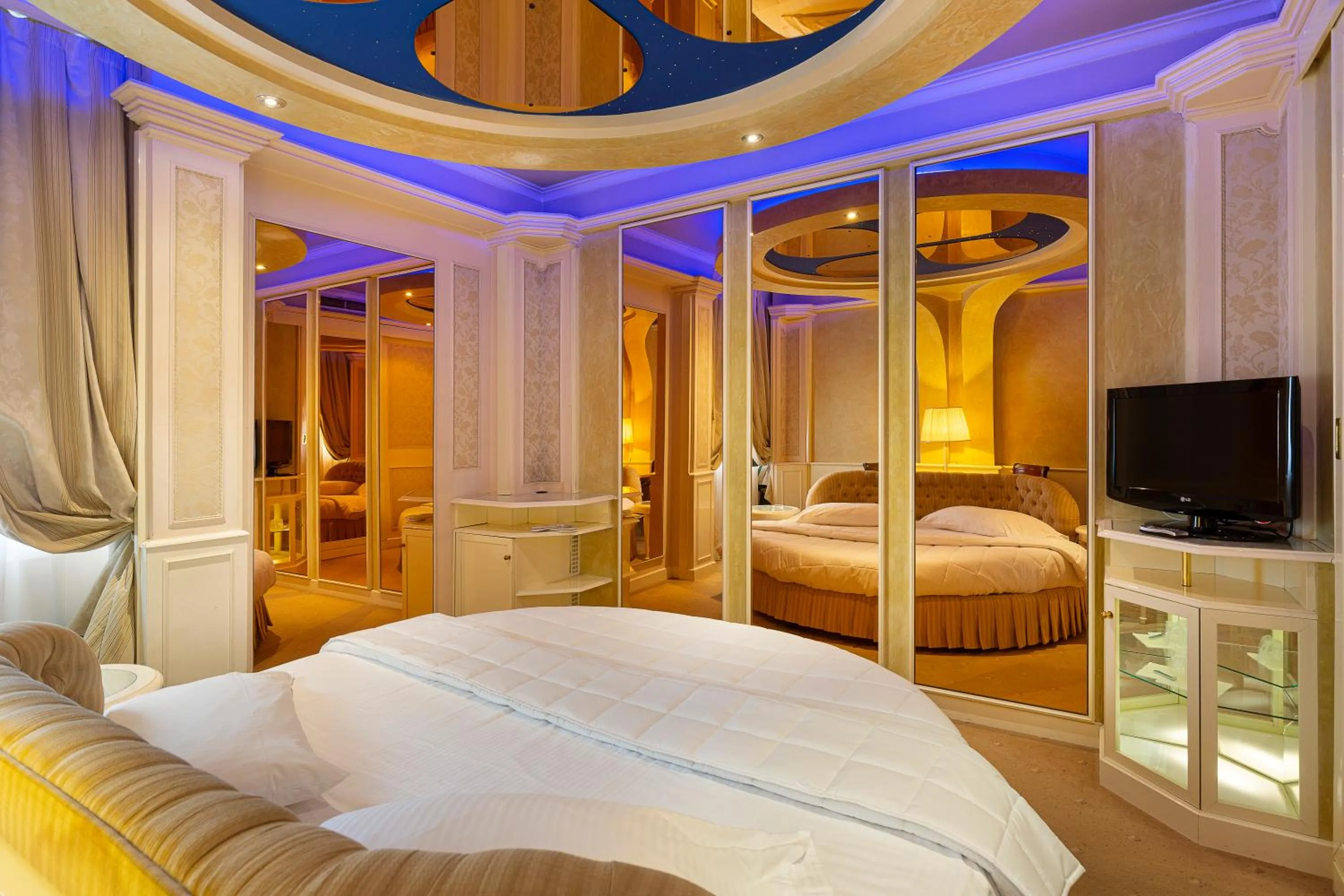 Bed in Dreamhotel