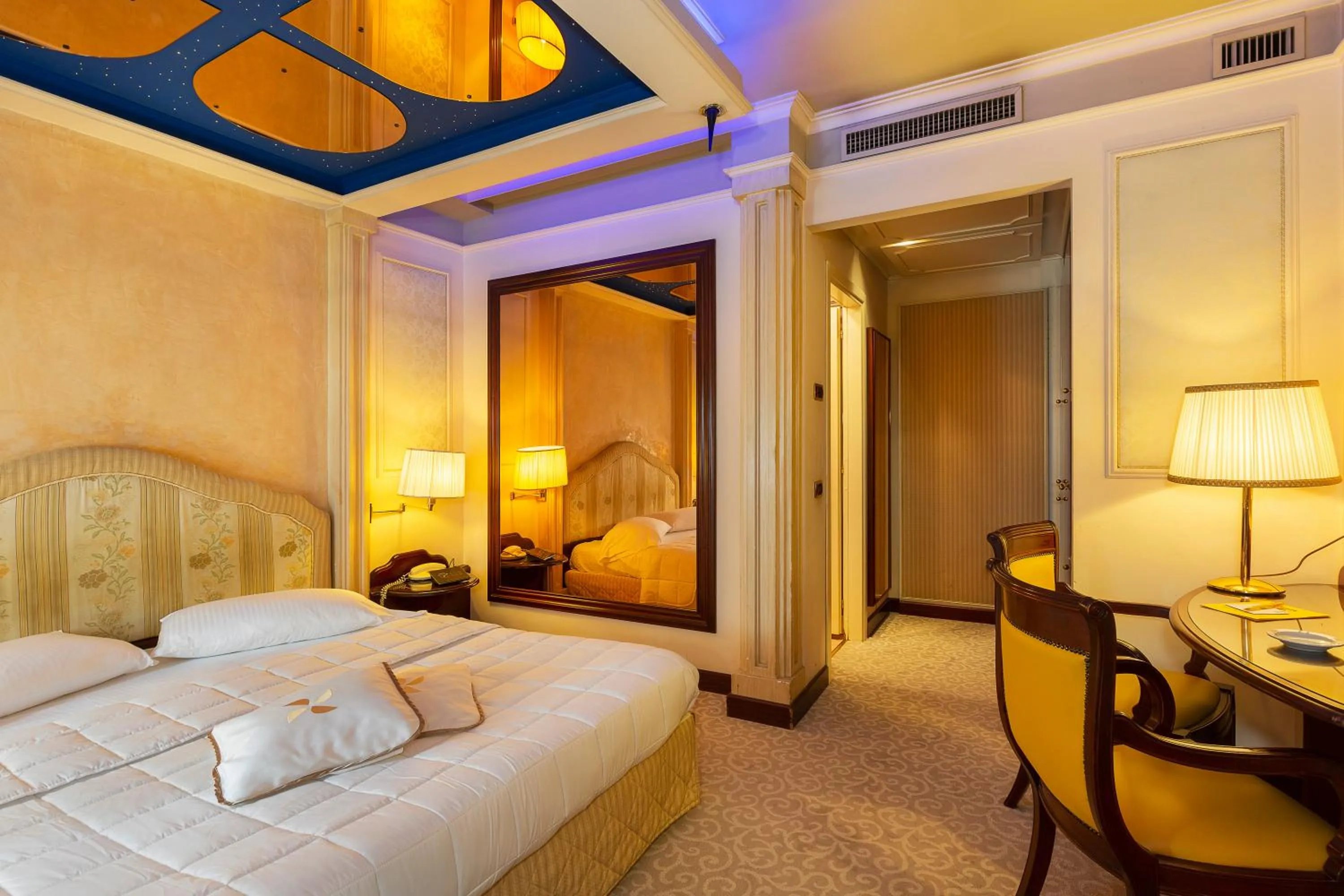 Bedroom, Bed in Dreamhotel