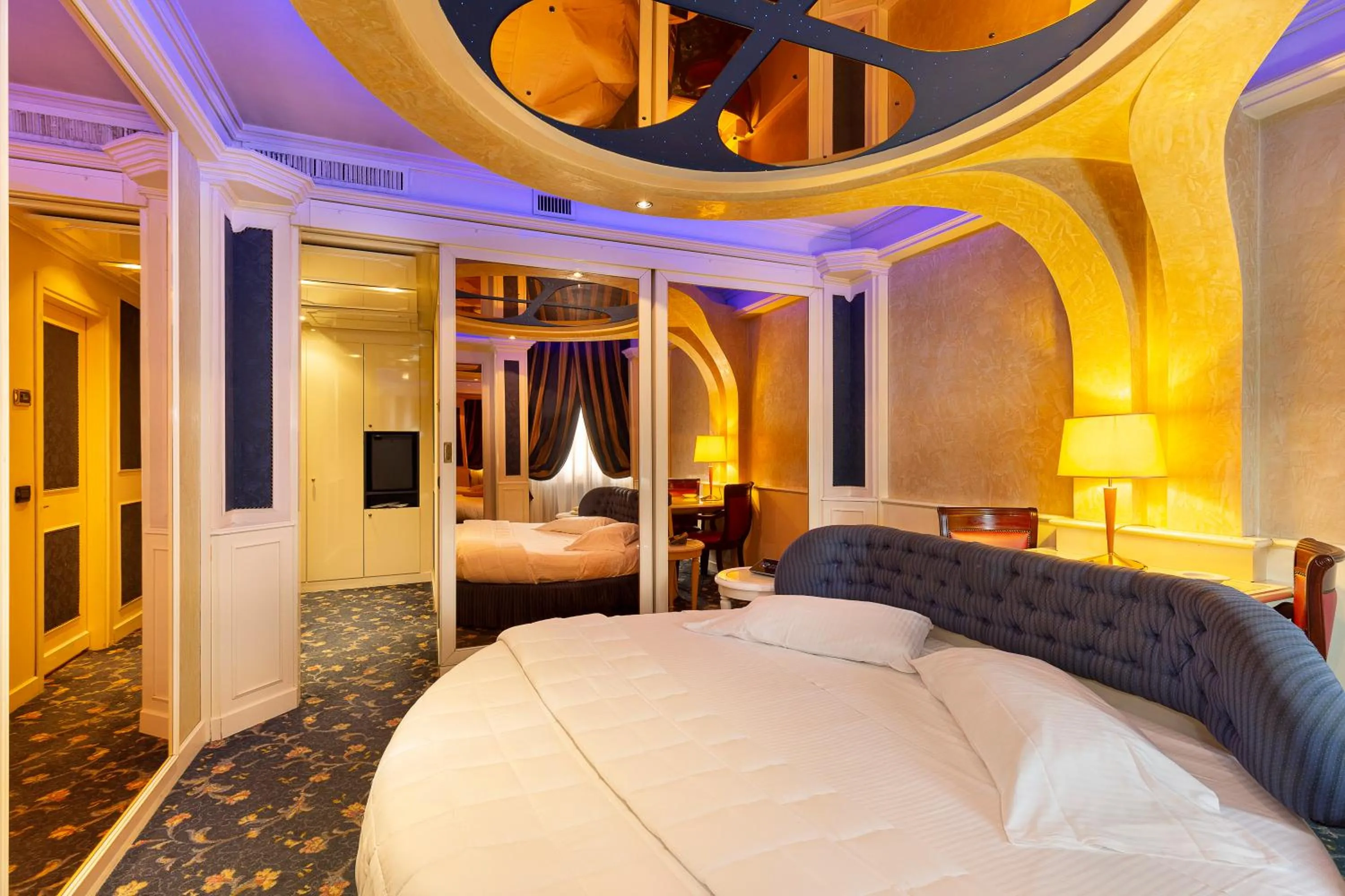 Bedroom, Bed in Dreamhotel