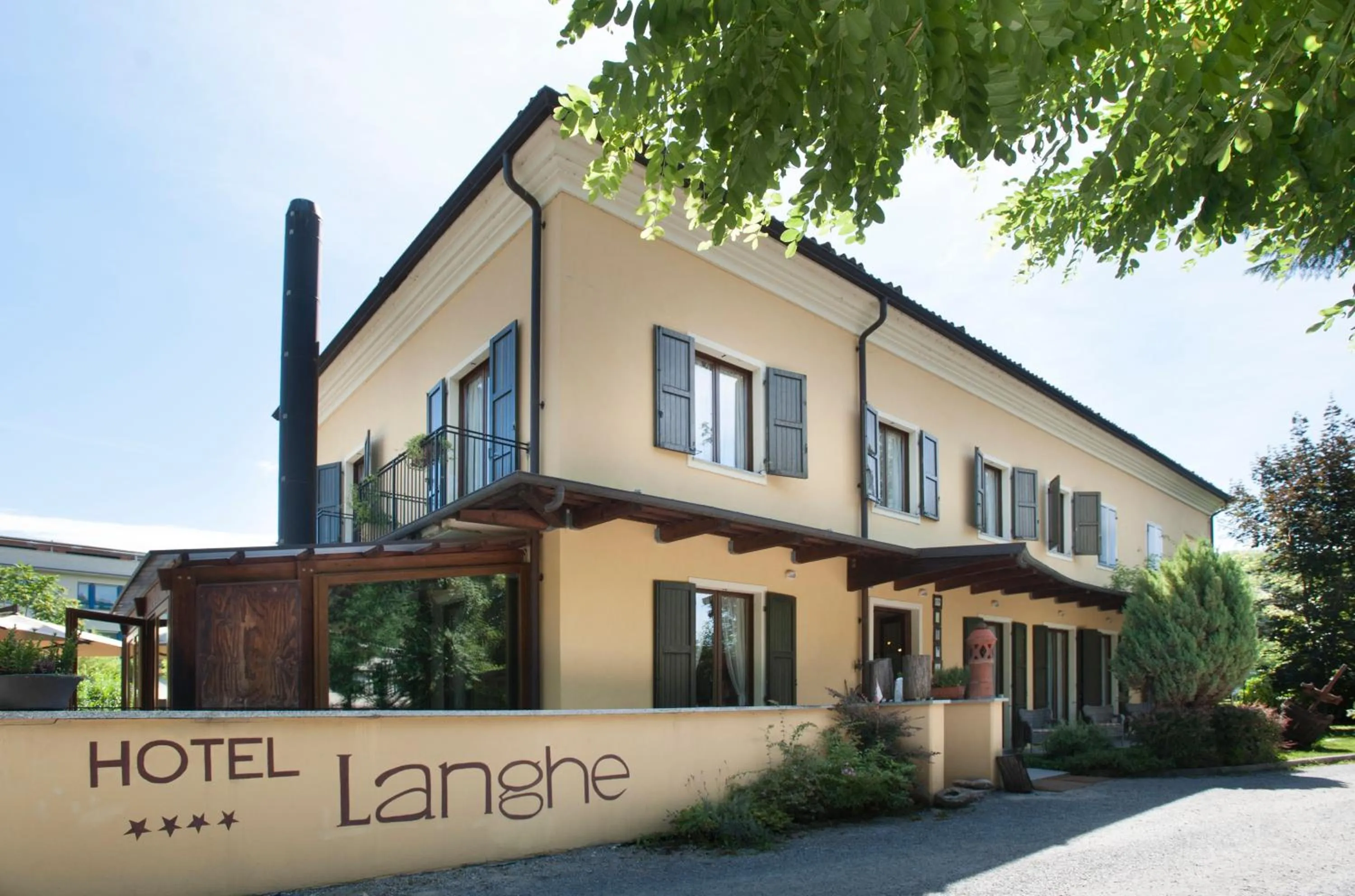 Facade/entrance in Hotel Langhe