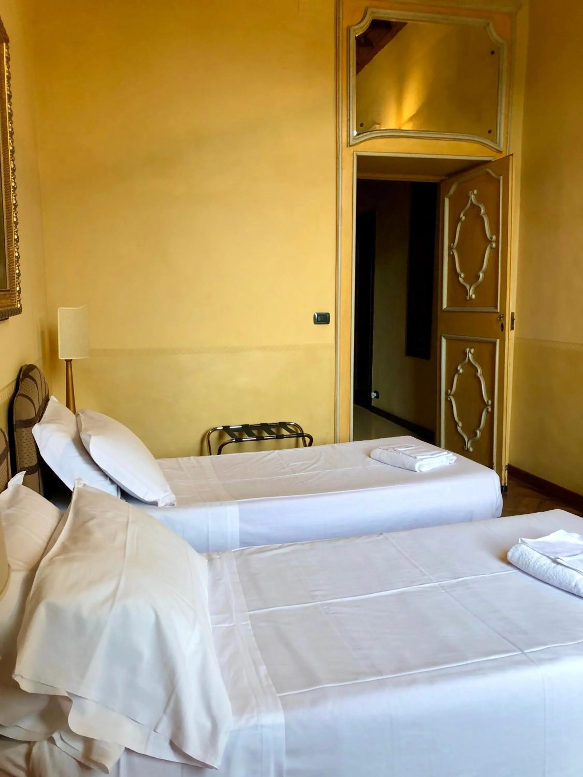 Bed in B&B Saluzzo Paesana 1718