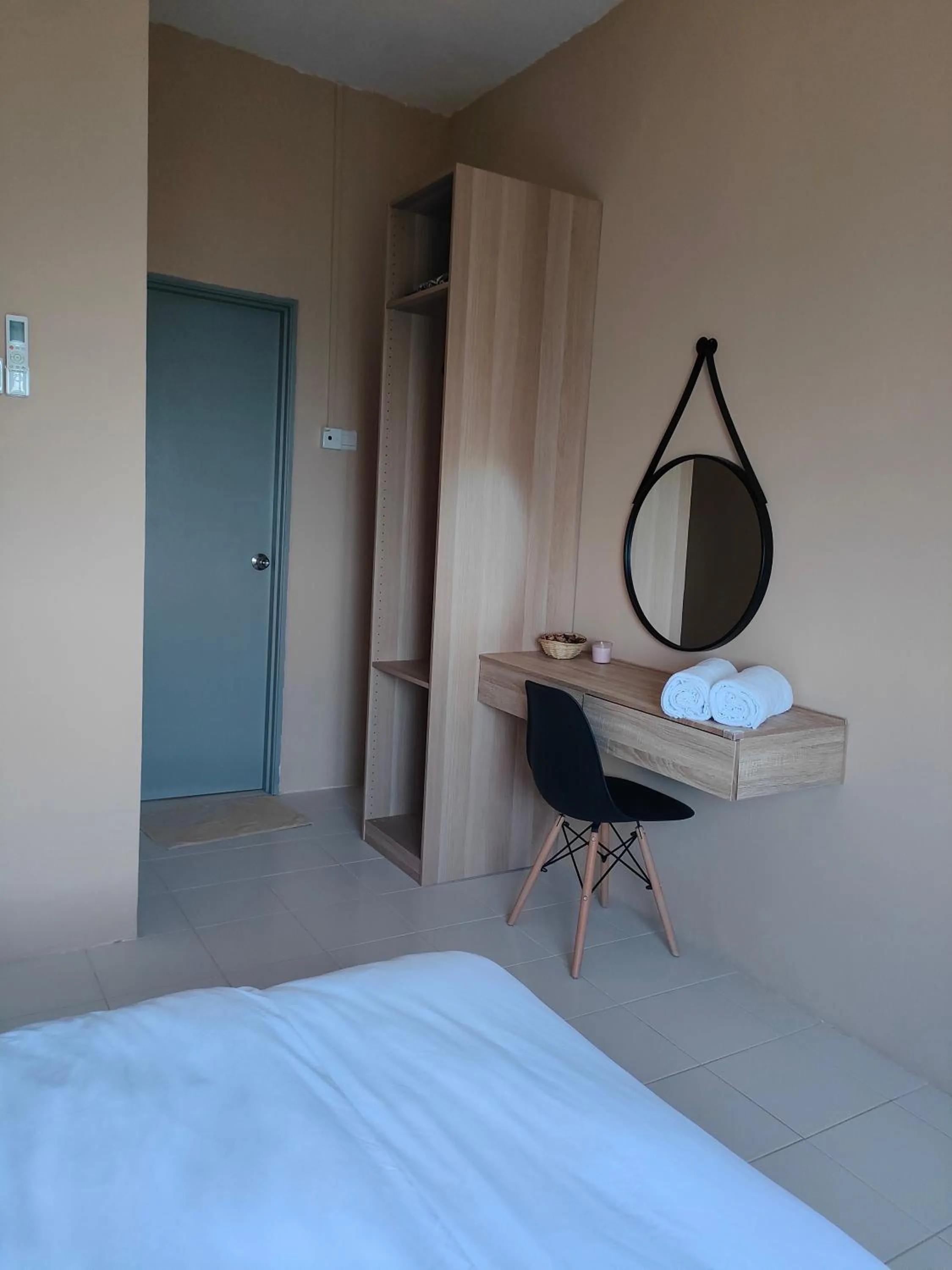 wardrobe, Bed in Sutra Damai Seaview