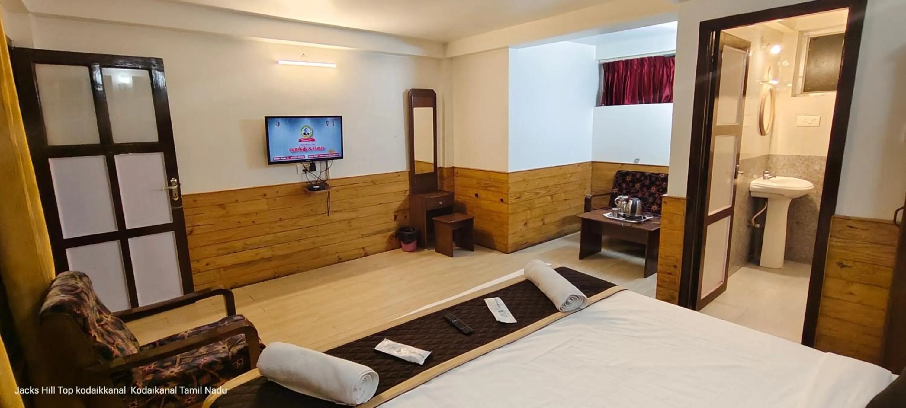 TV and multimedia, Bed in The Jacks Hilltop Resort Kodaikanal