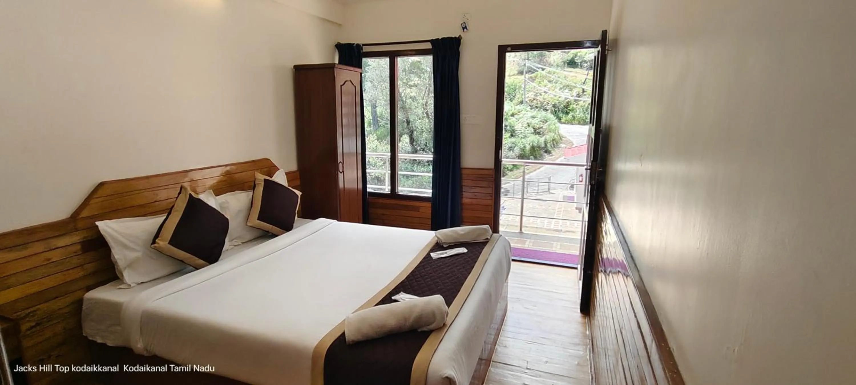 Photo of the whole room, Bed in The Jacks Hilltop Resort Kodaikanal