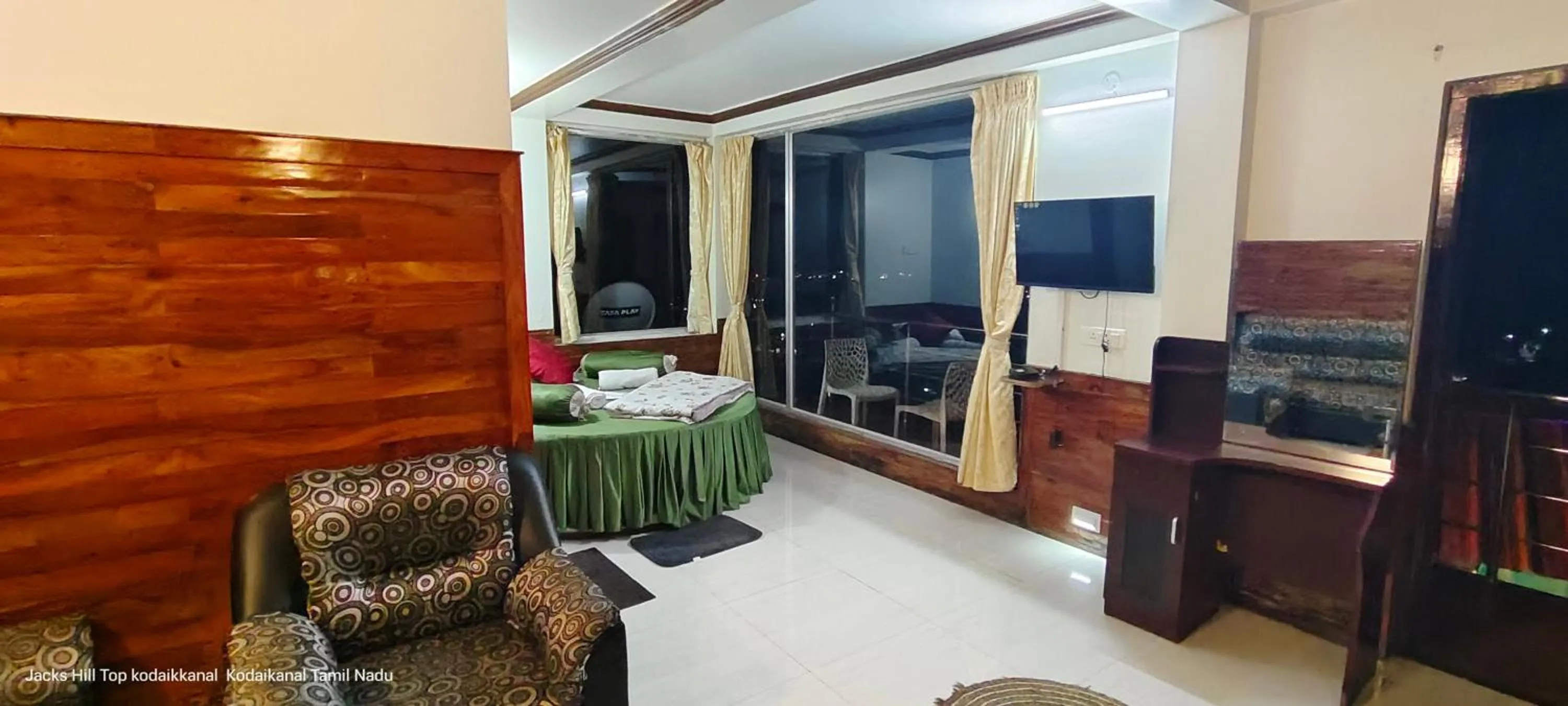 TV and multimedia, Bed in The Jacks Hilltop Resort Kodaikanal