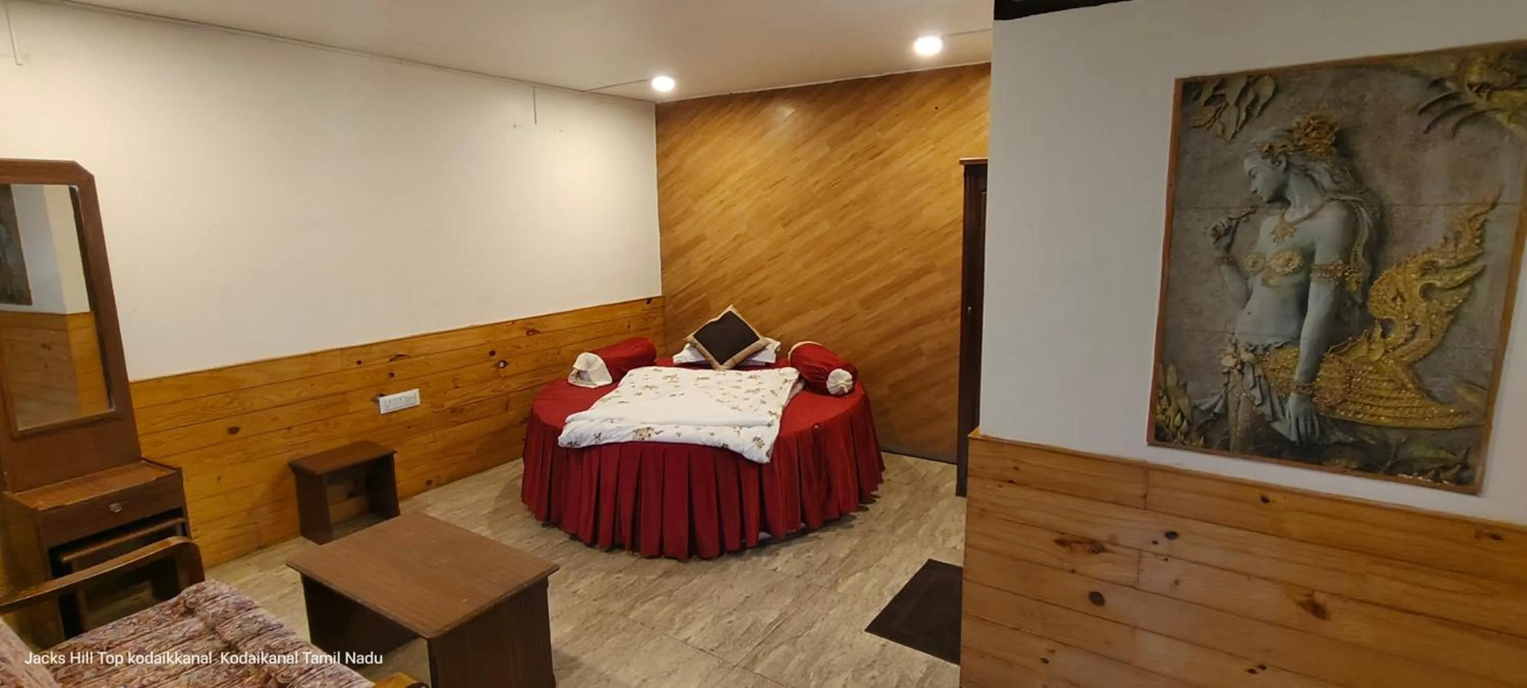 Bed in The Jacks Hilltop Resort Kodaikanal