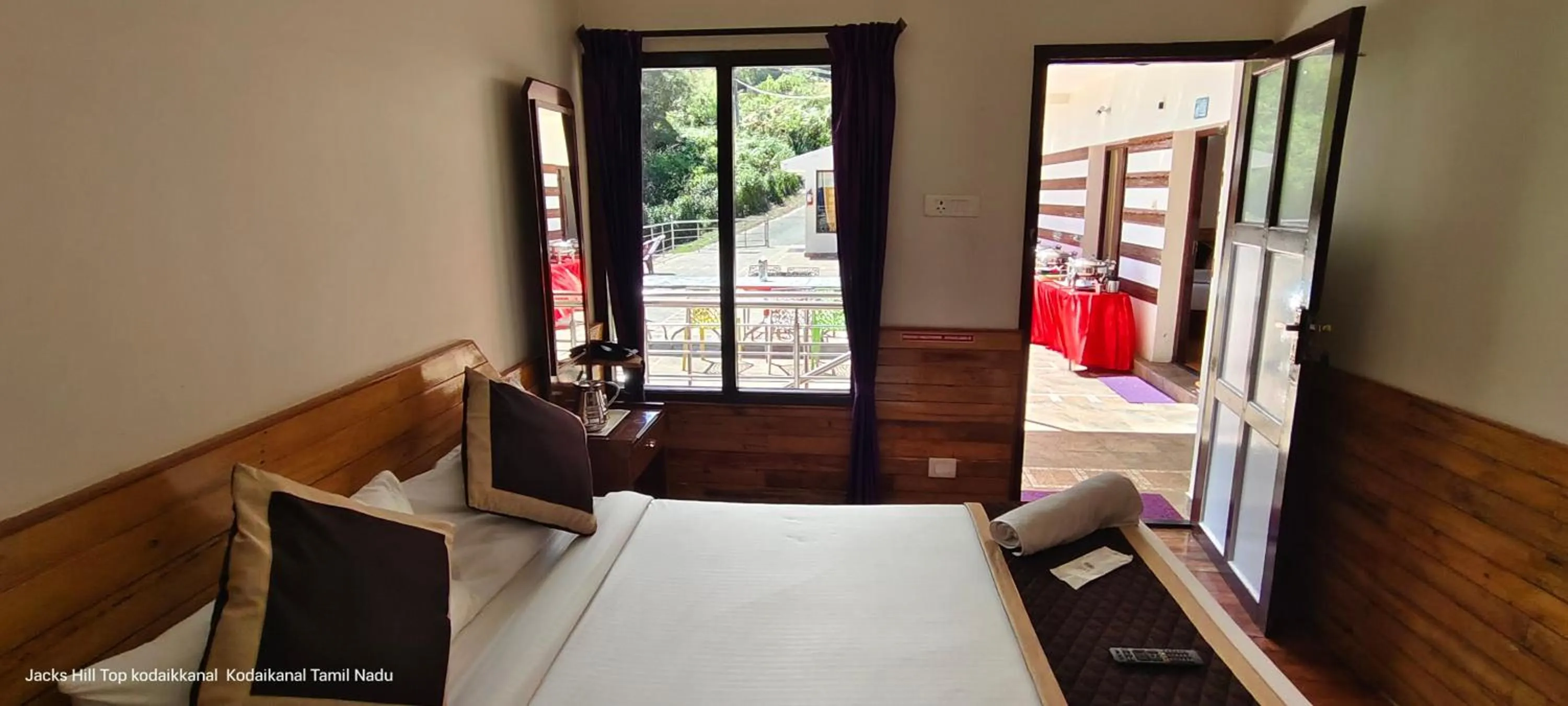 Bed in The Jacks Hilltop Resort Kodaikanal