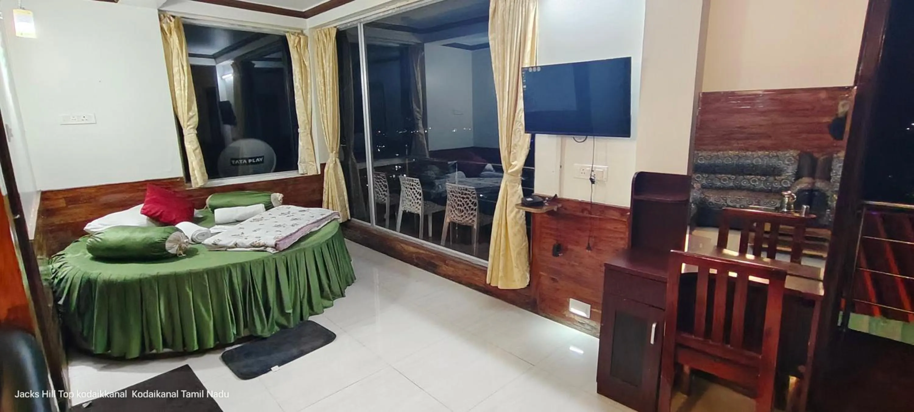 Bed in The Jacks Hilltop Resort Kodaikanal