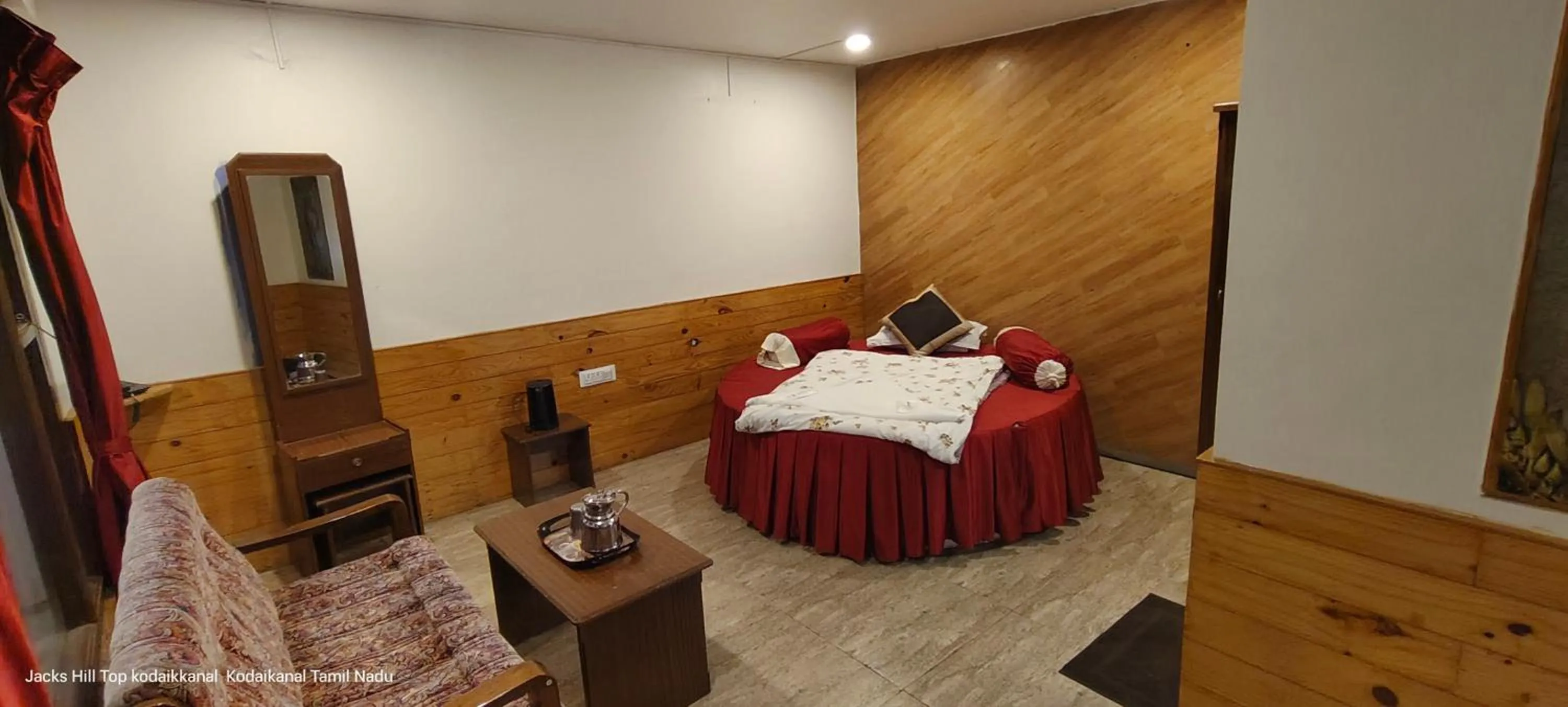 Photo of the whole room, Bed in The Jacks Hilltop Resort Kodaikanal