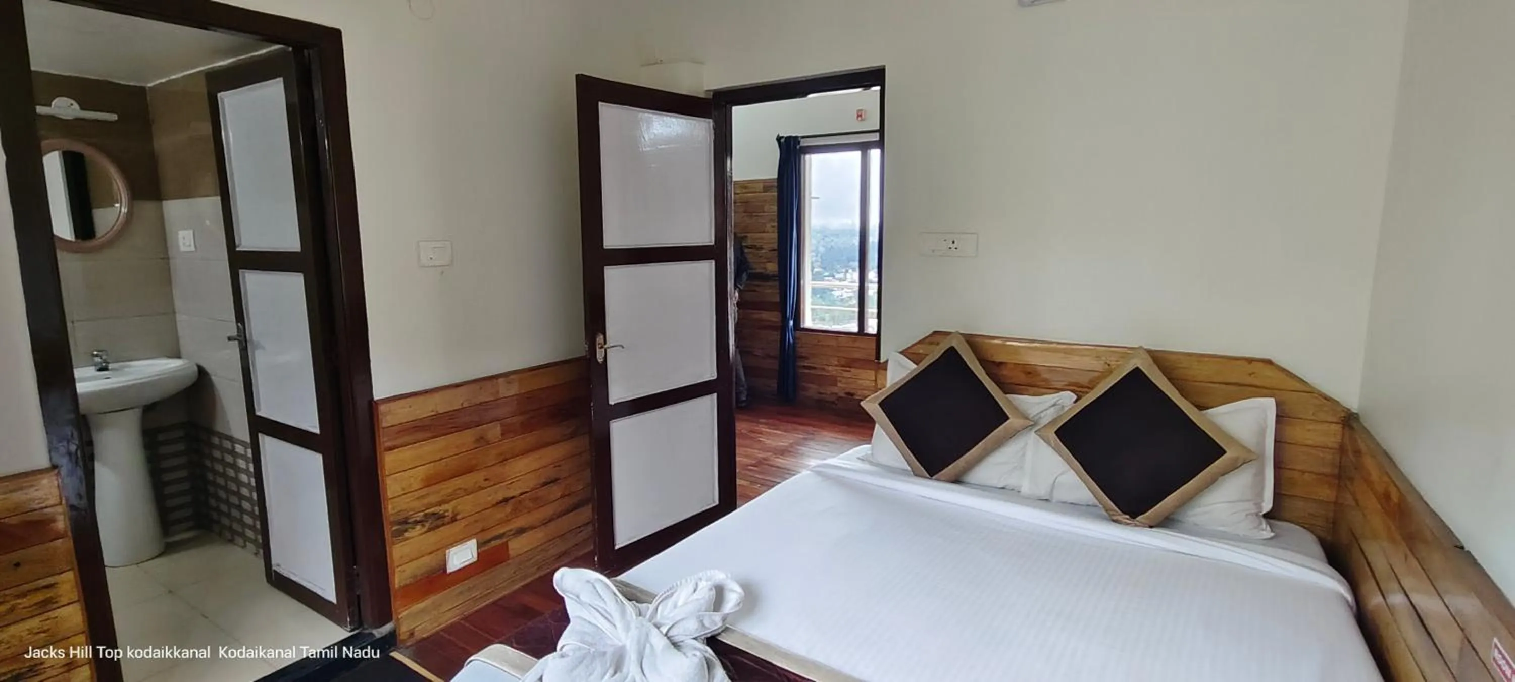 Bed in The Jacks Hilltop Resort Kodaikanal