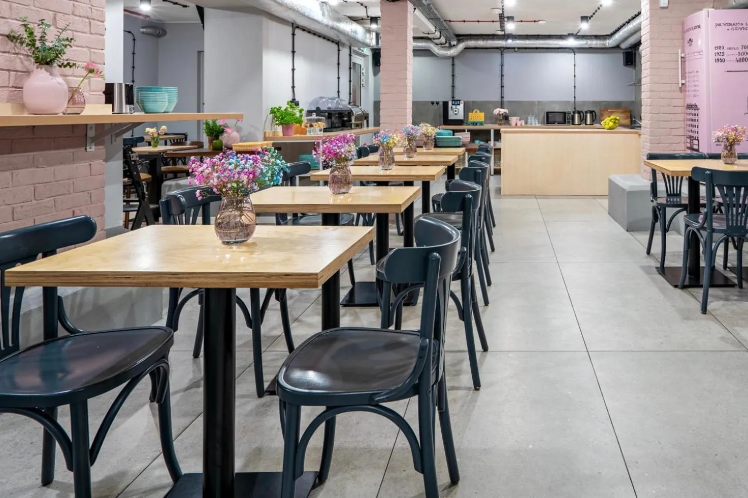 Food and drinks in HOLA GDYNIA