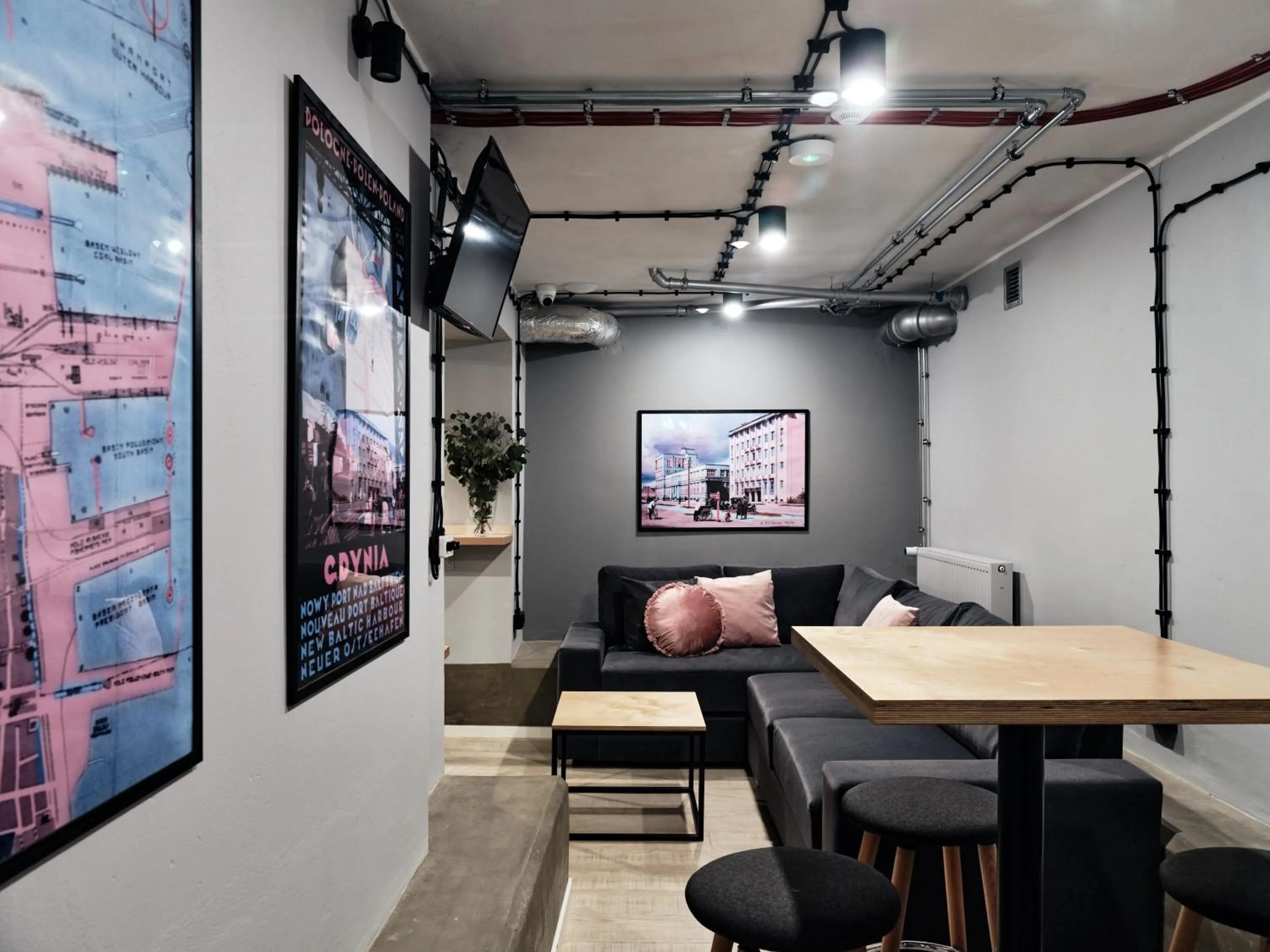 Communal lounge/ TV room in HOLA GDYNIA