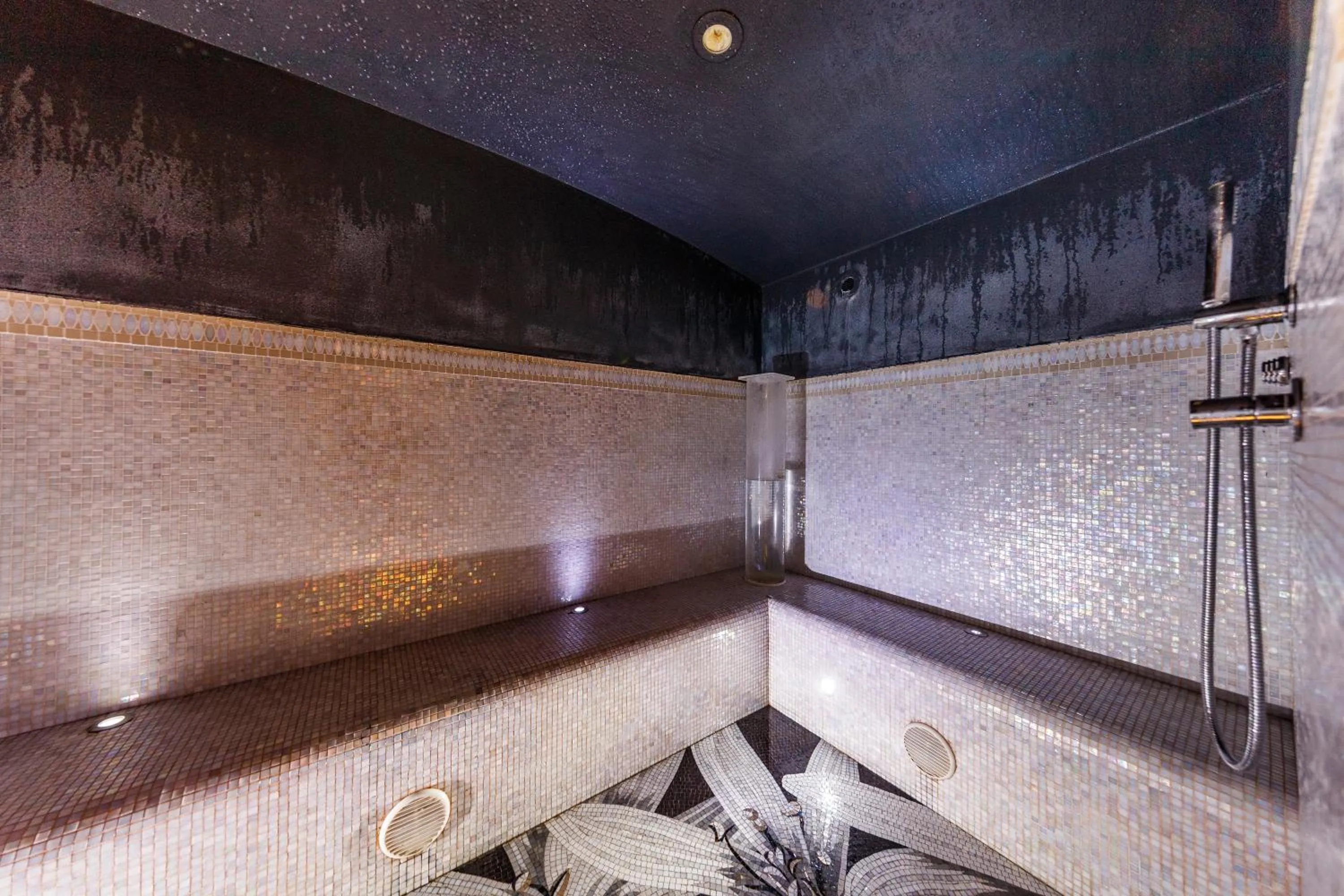Steam room in Hotel Spinale