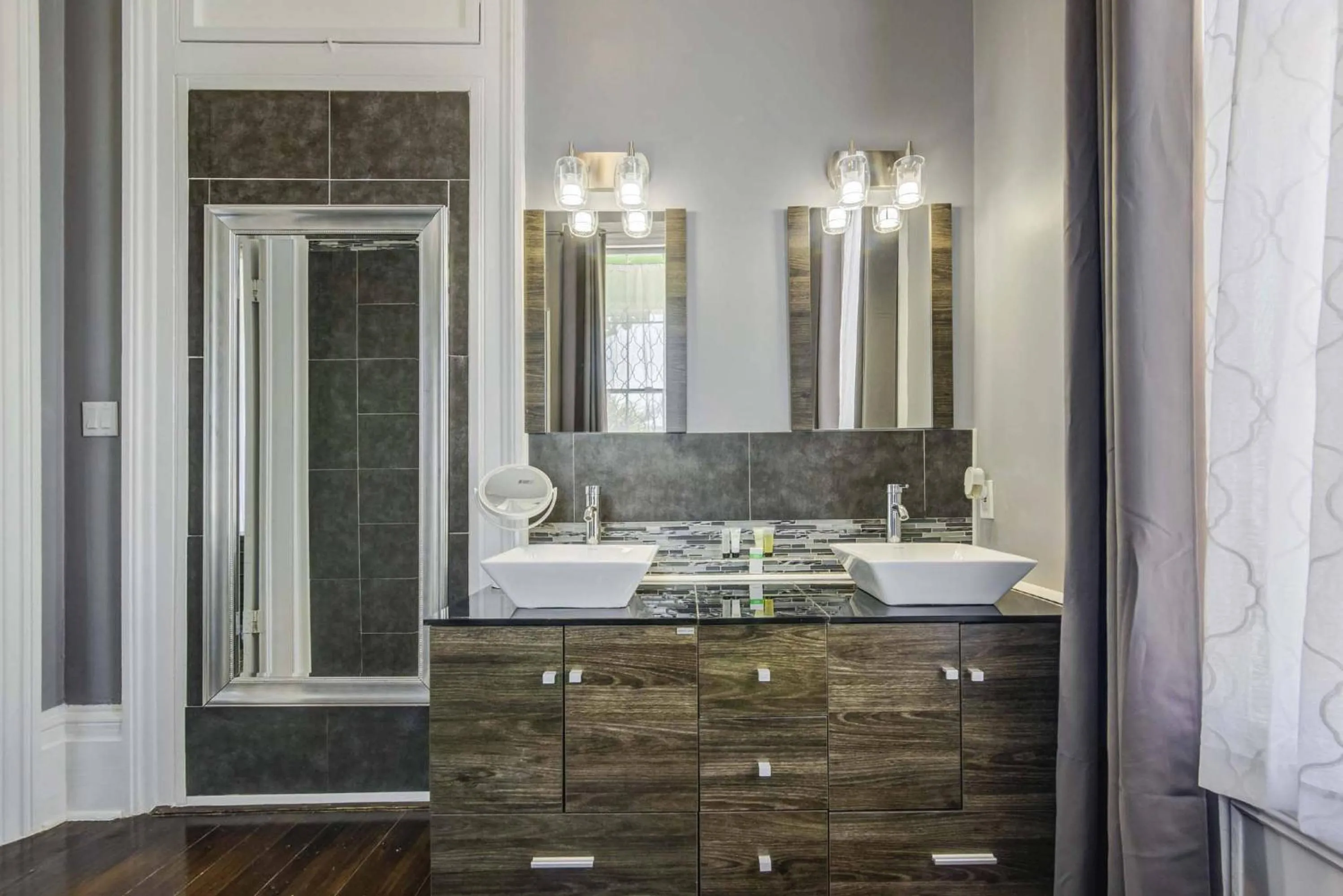 Bathroom in The George Manor