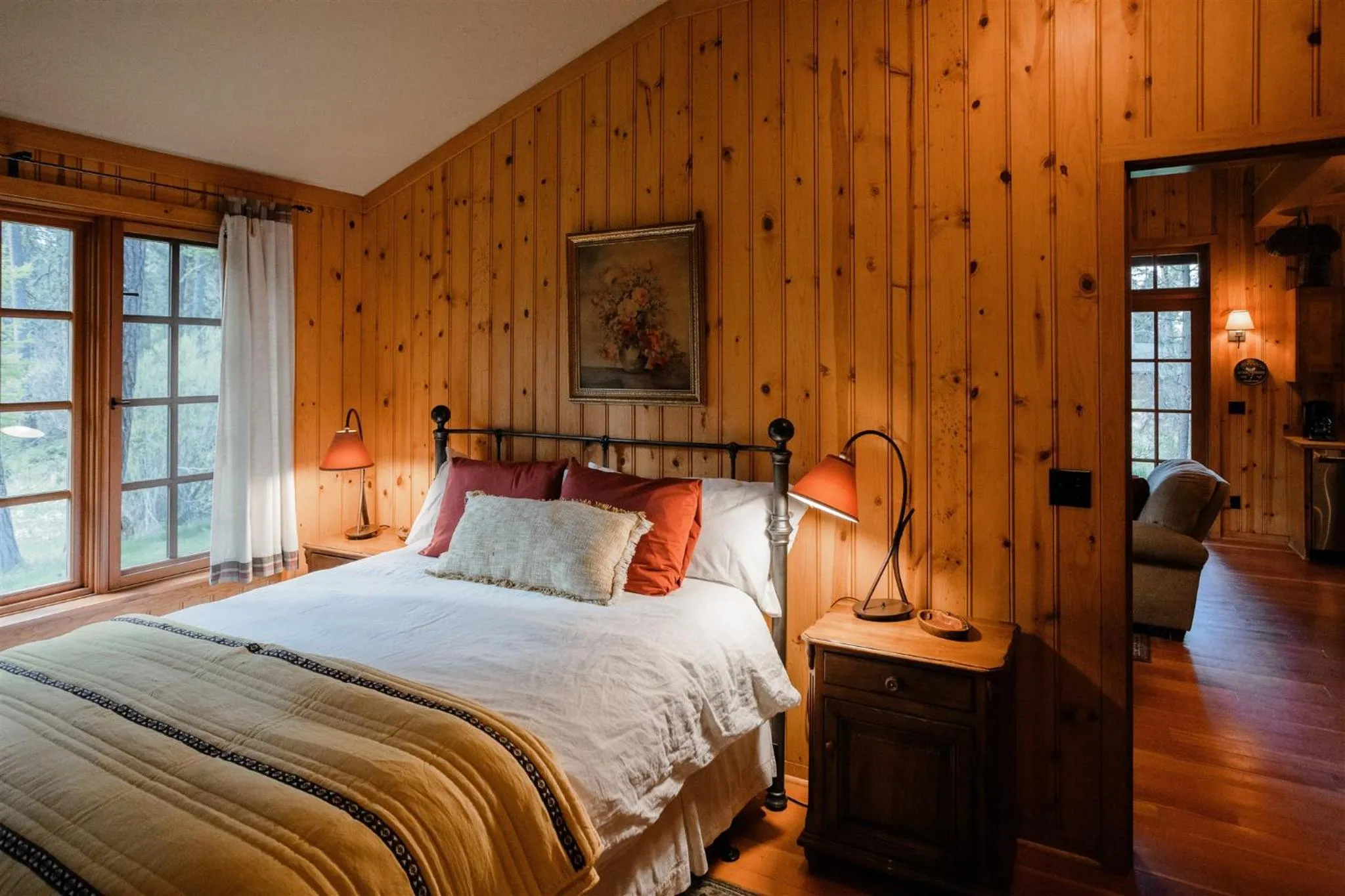 Bed in Lake Creek Lodge