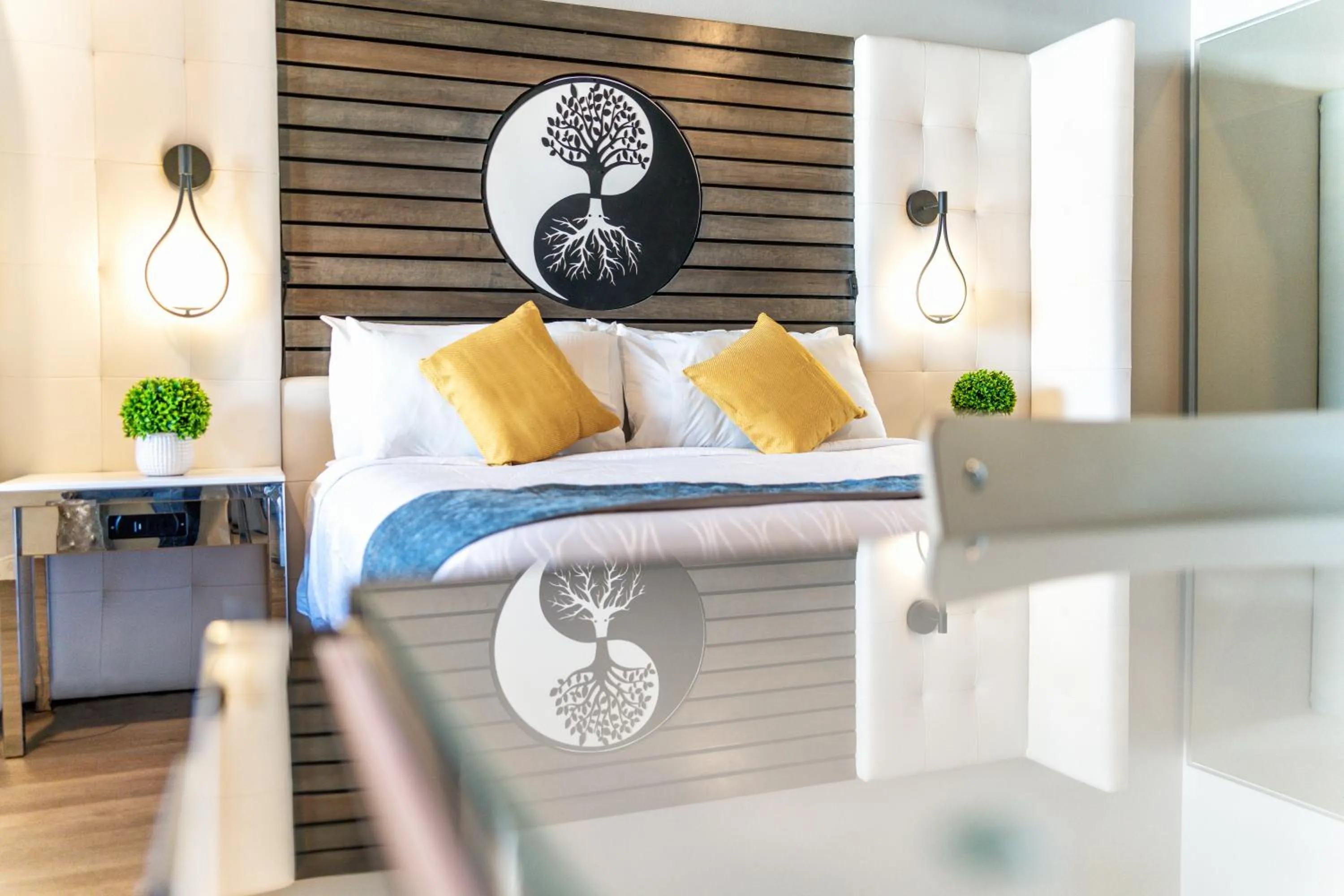 Bed in Aspire Inn Studios & Spas