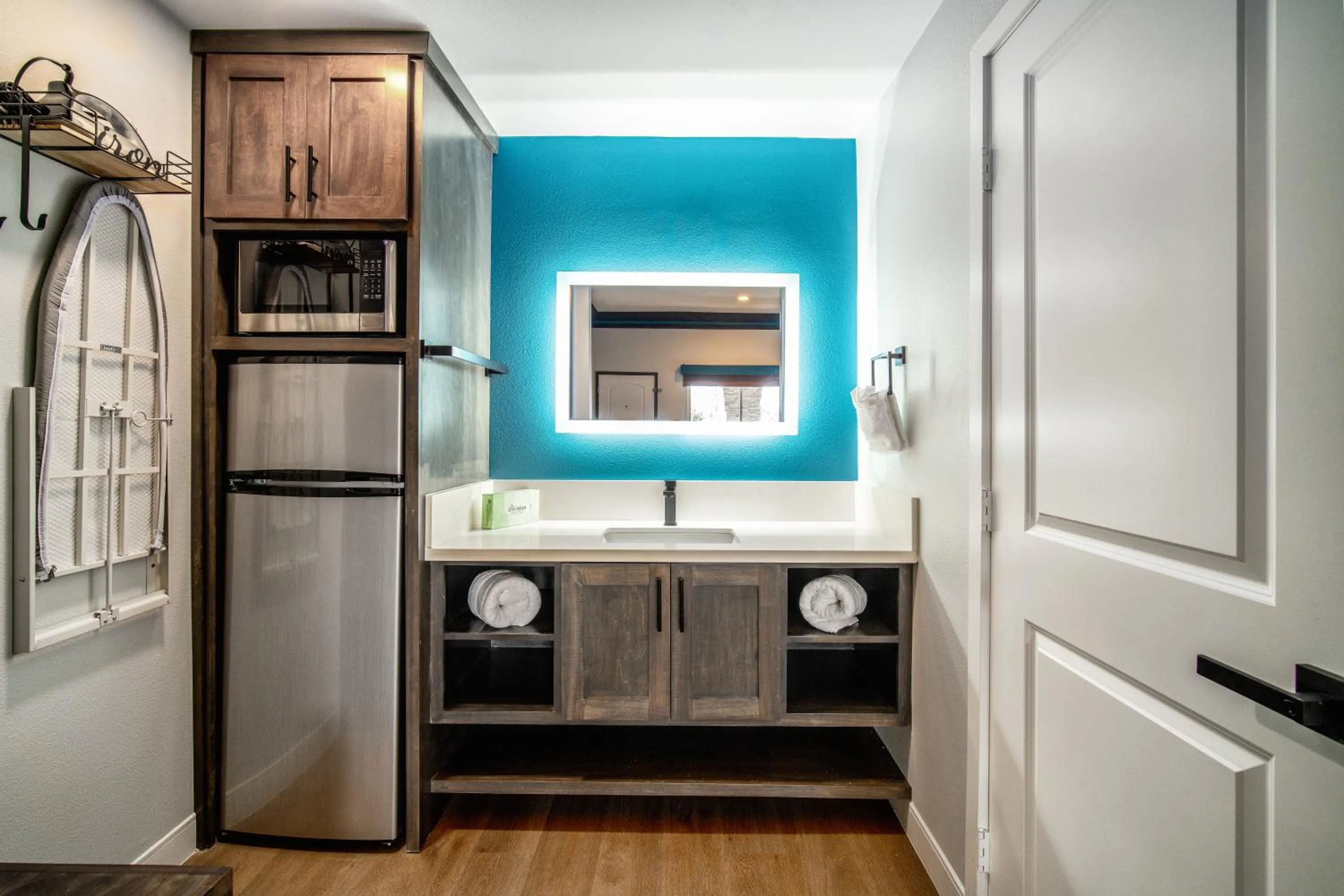 minibar in Aspire Inn Studios & Spas