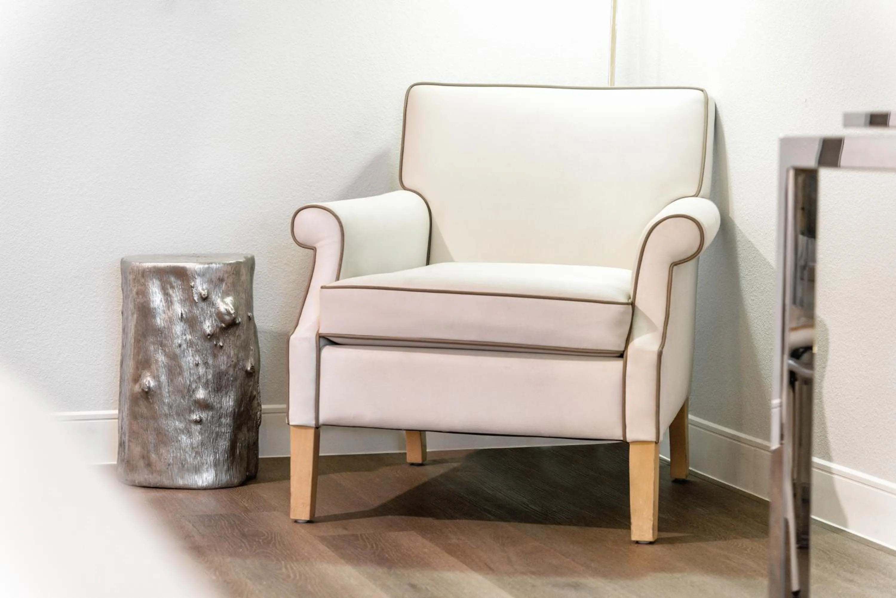 Seating area in Aspire Inn Studios & Spas