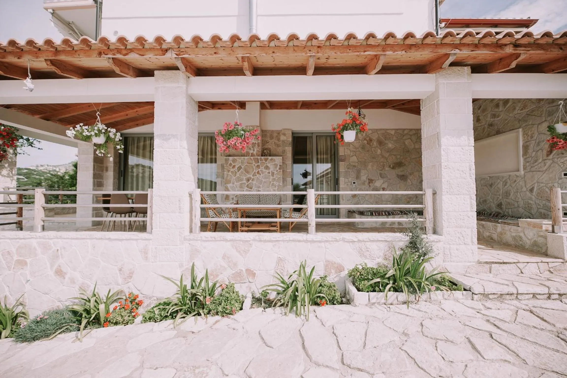 Property building in Vila Milo