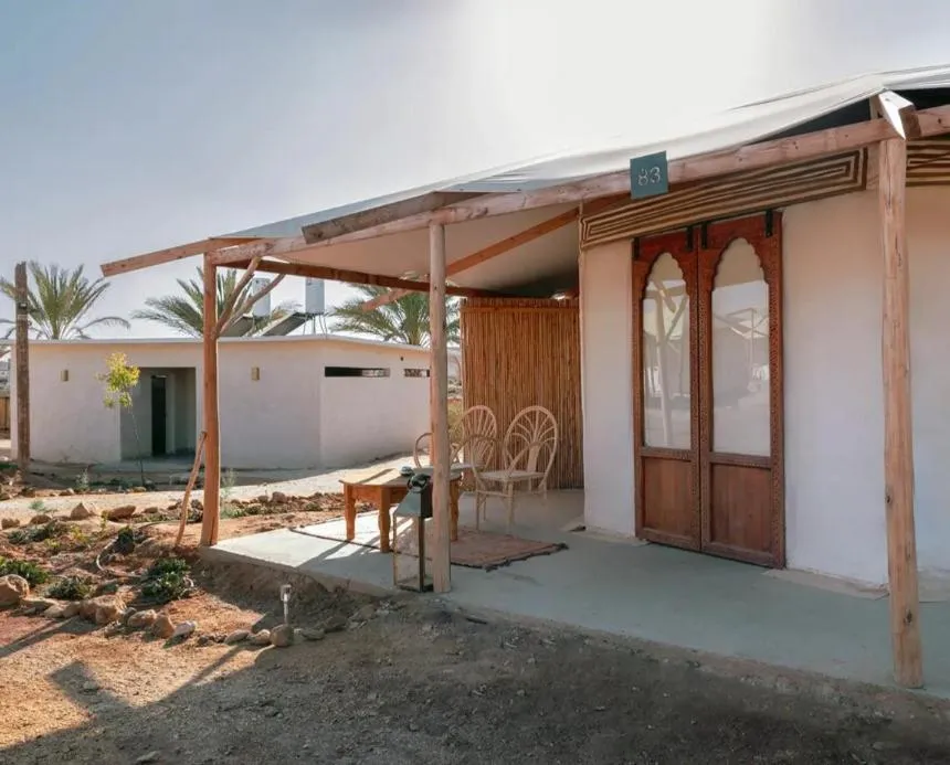 Property building in Amara Tzukim