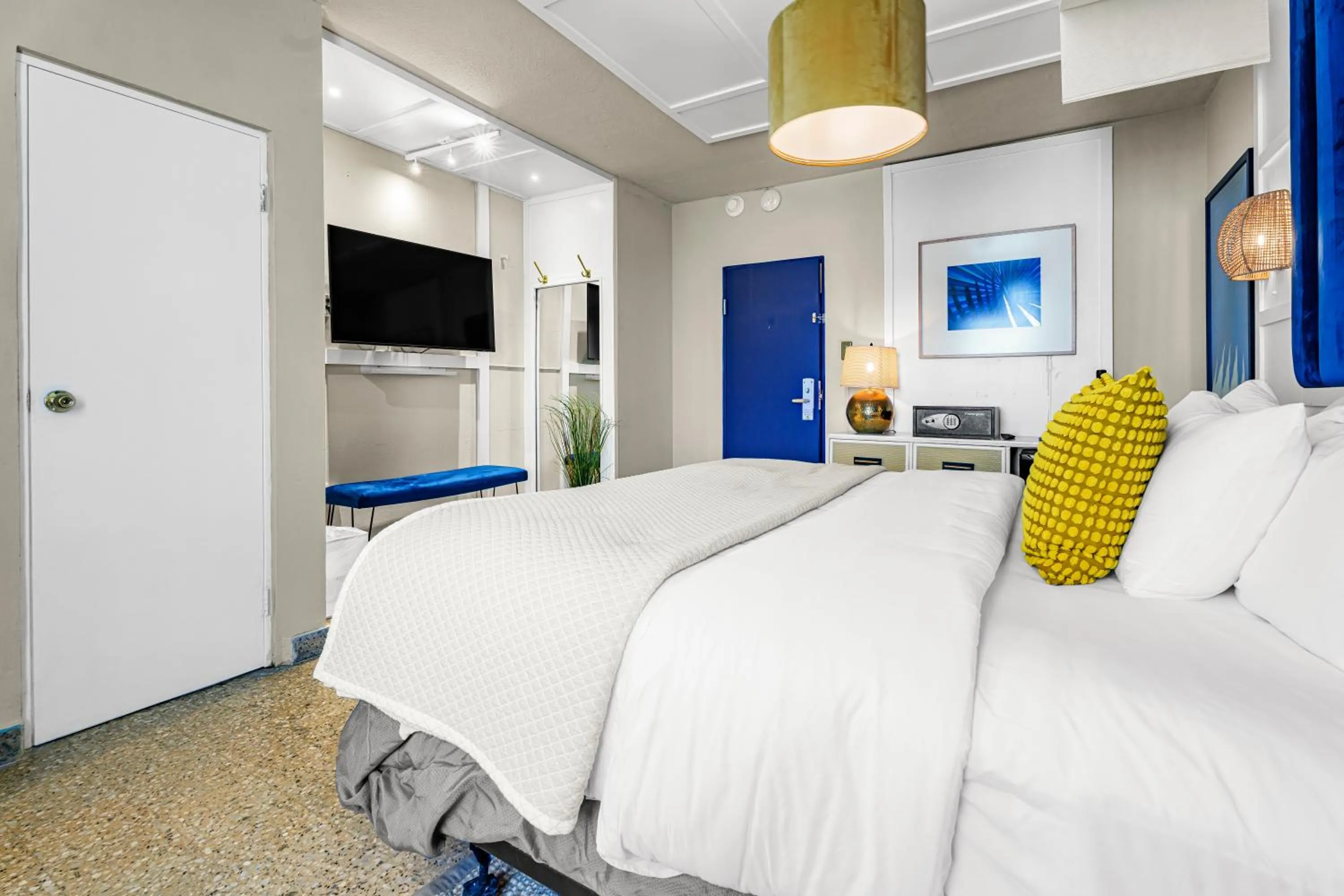 Bed in Canario Lagoon Hotel