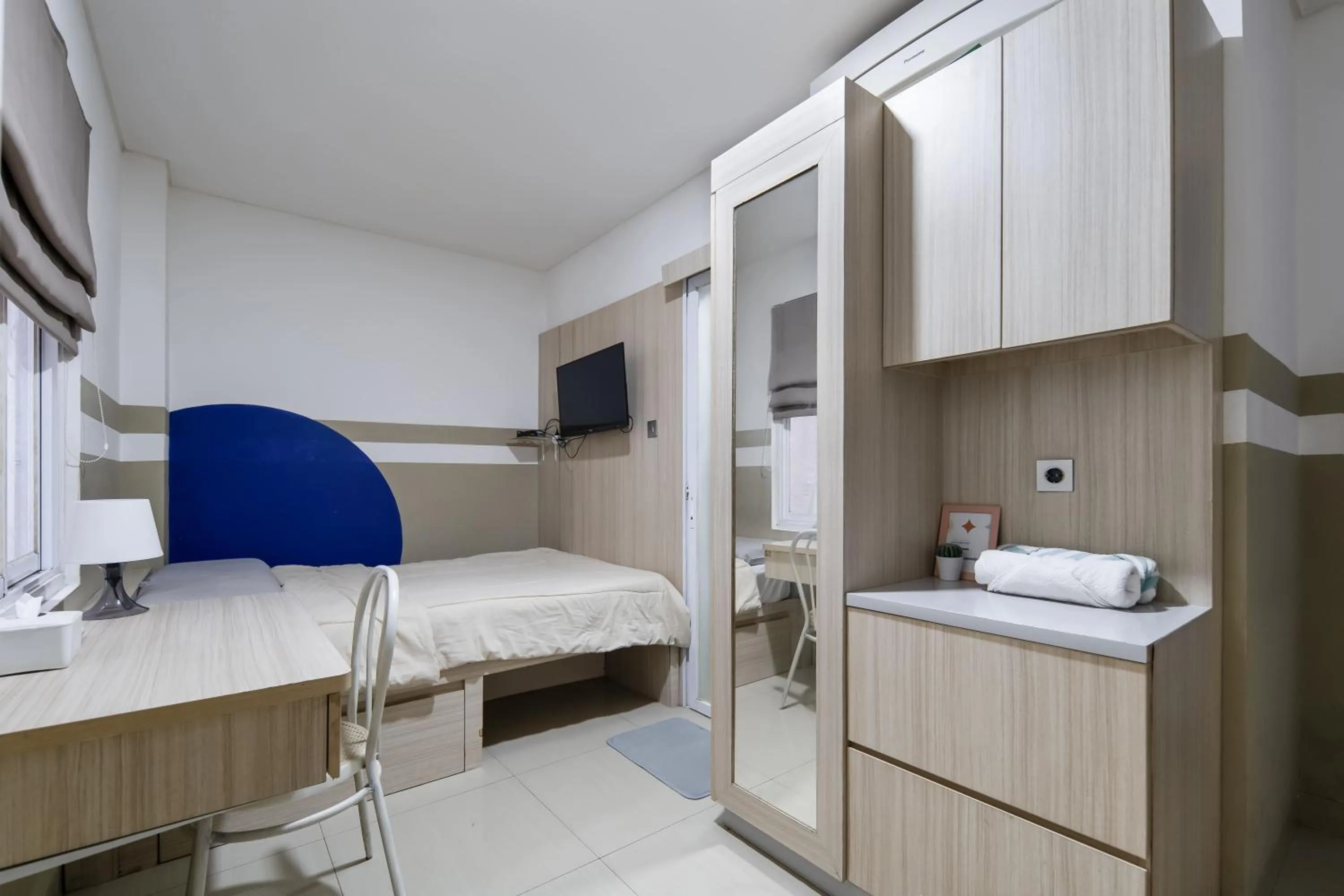 Bedroom, Bed in Cove T63