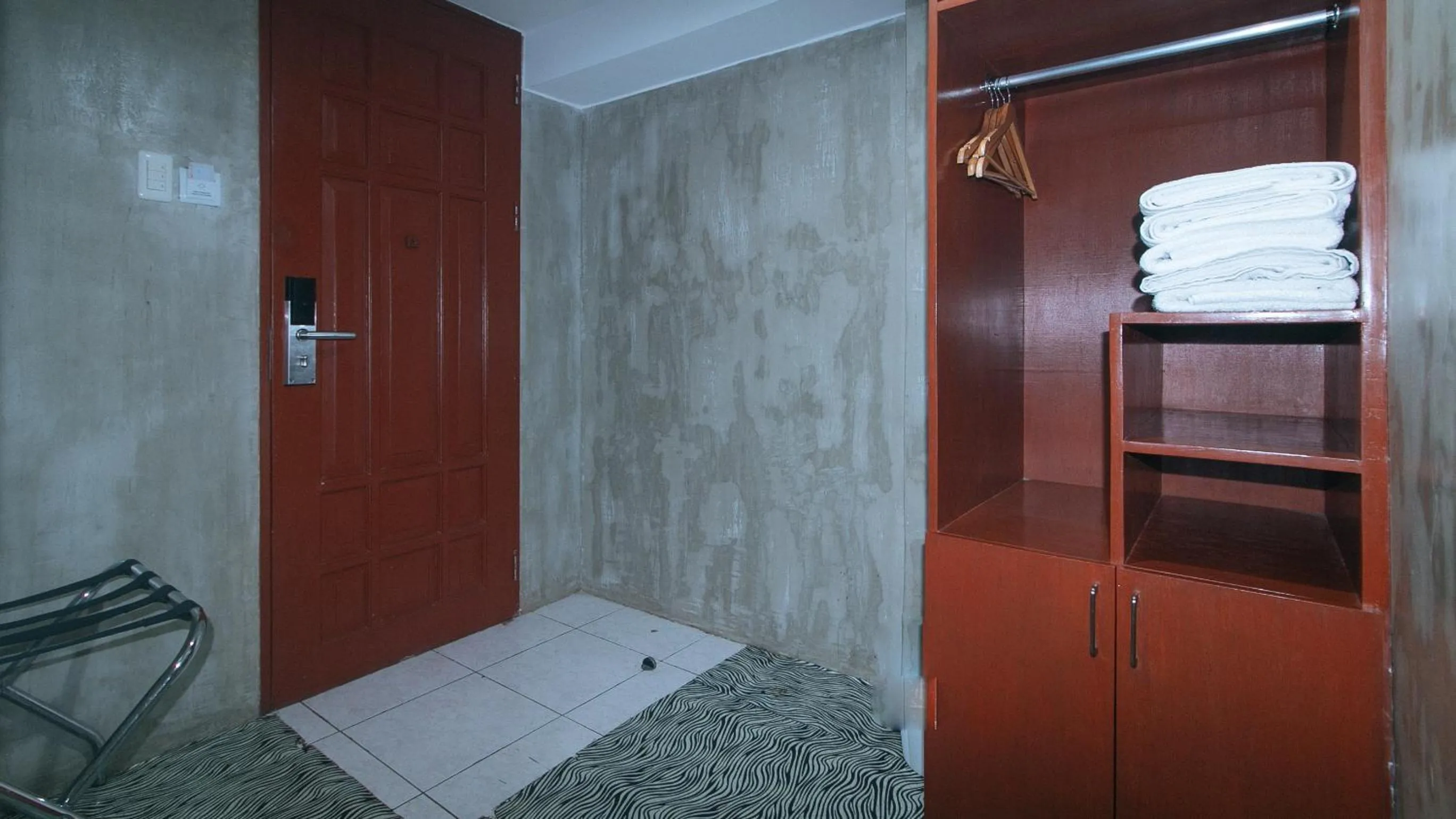 Bedroom, Bed in Rcee Place by RedDoorz