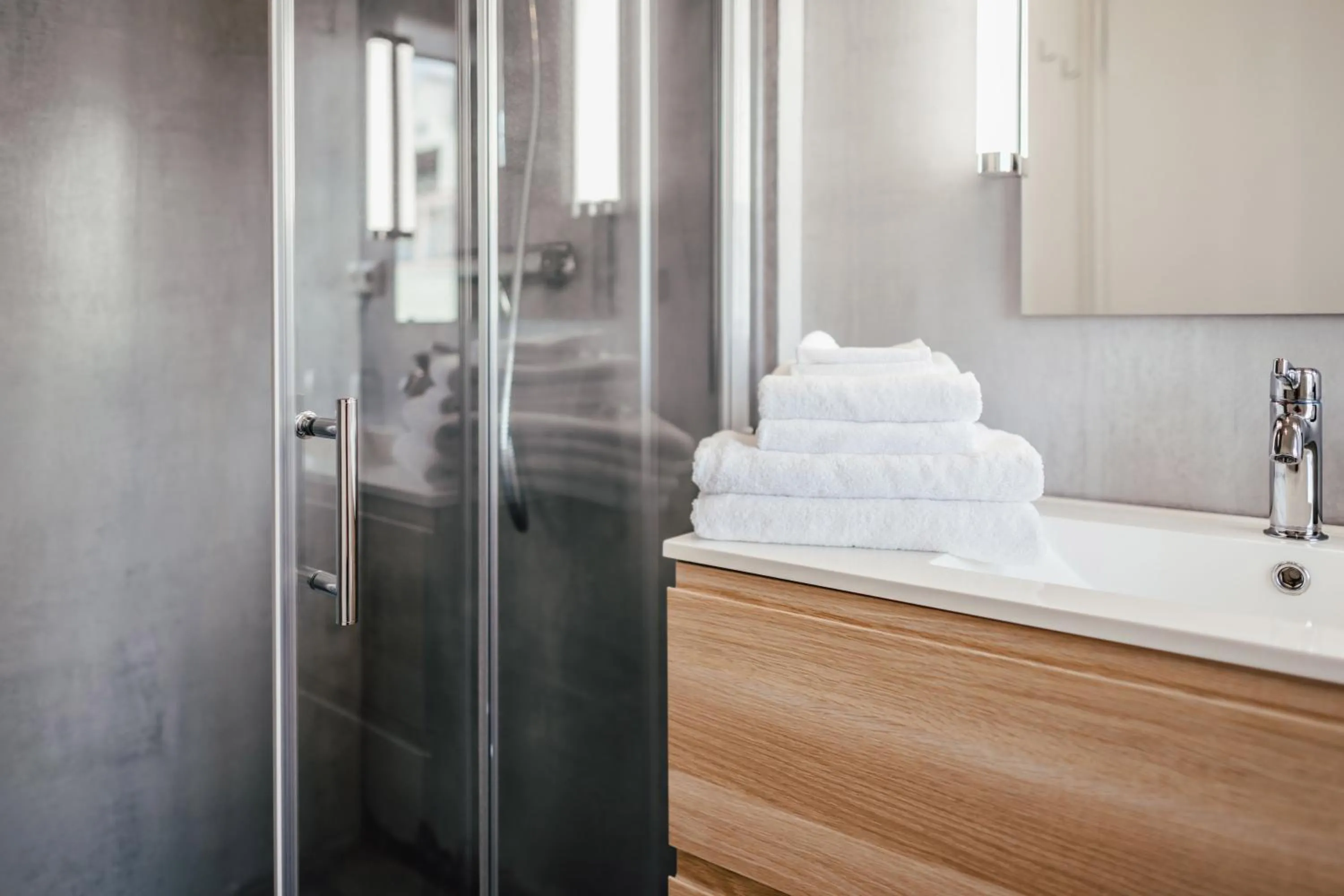 Shower in The Layhead B&B