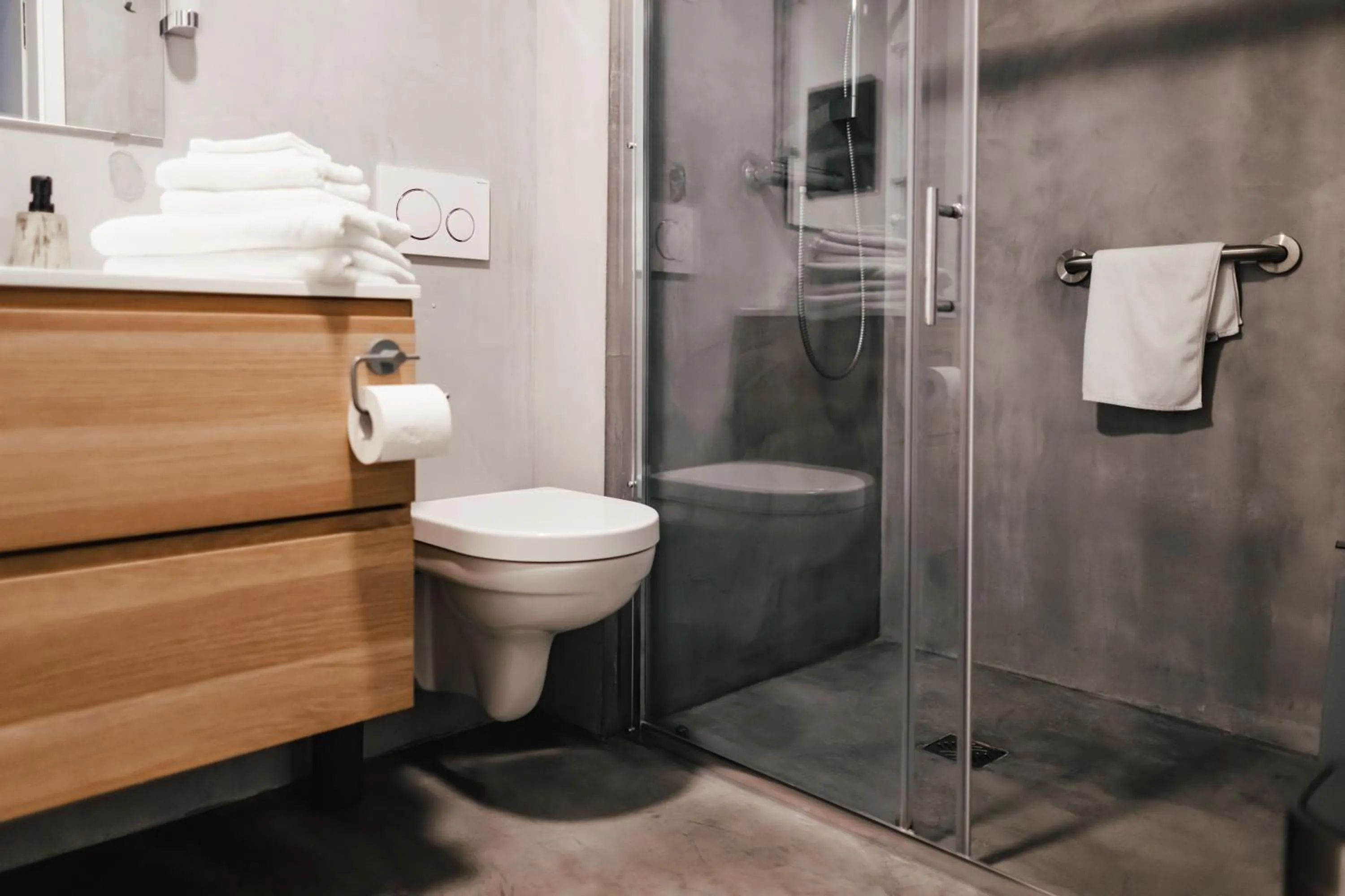 Shower in The Layhead B&B