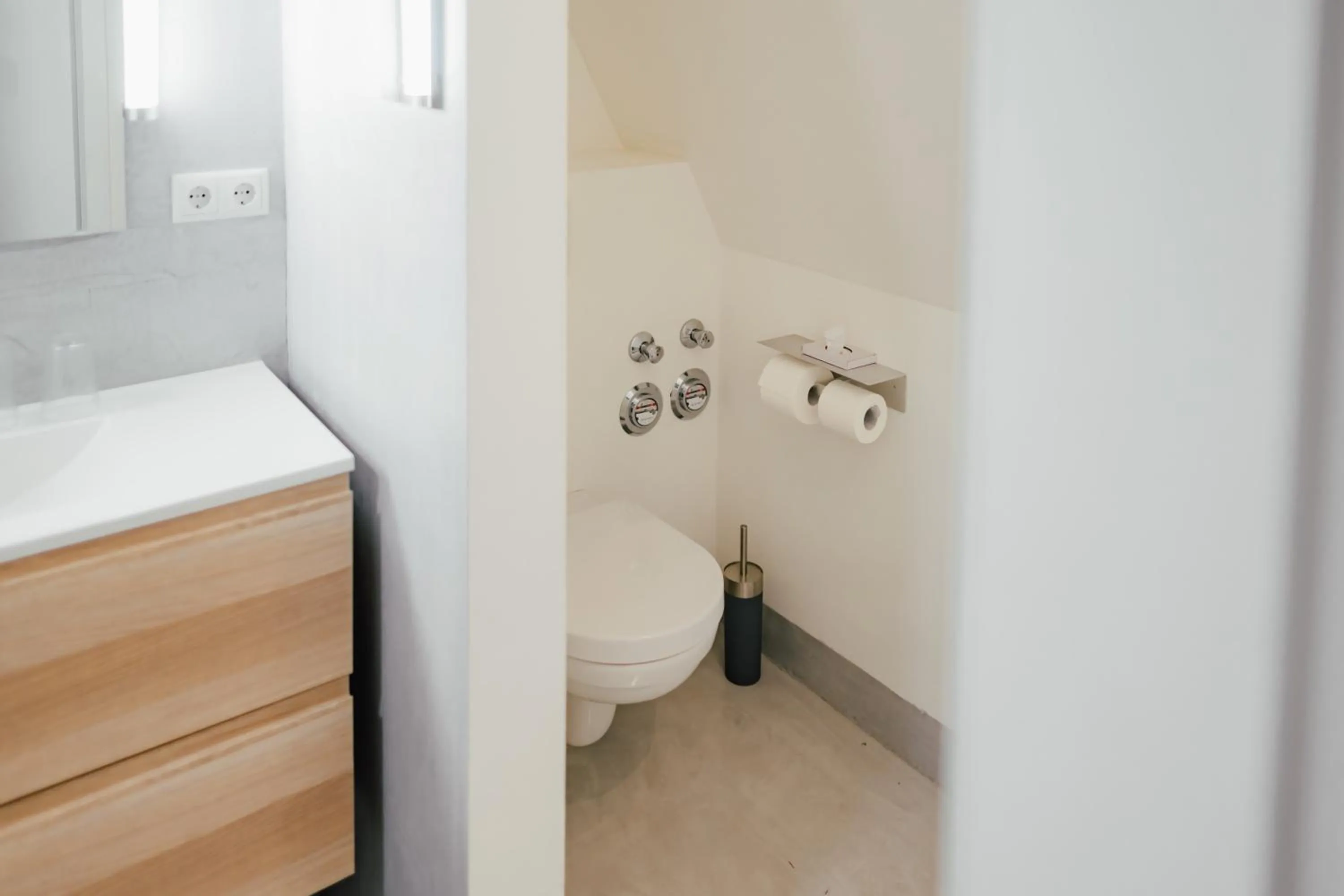 Toilet in The Layhead B&B