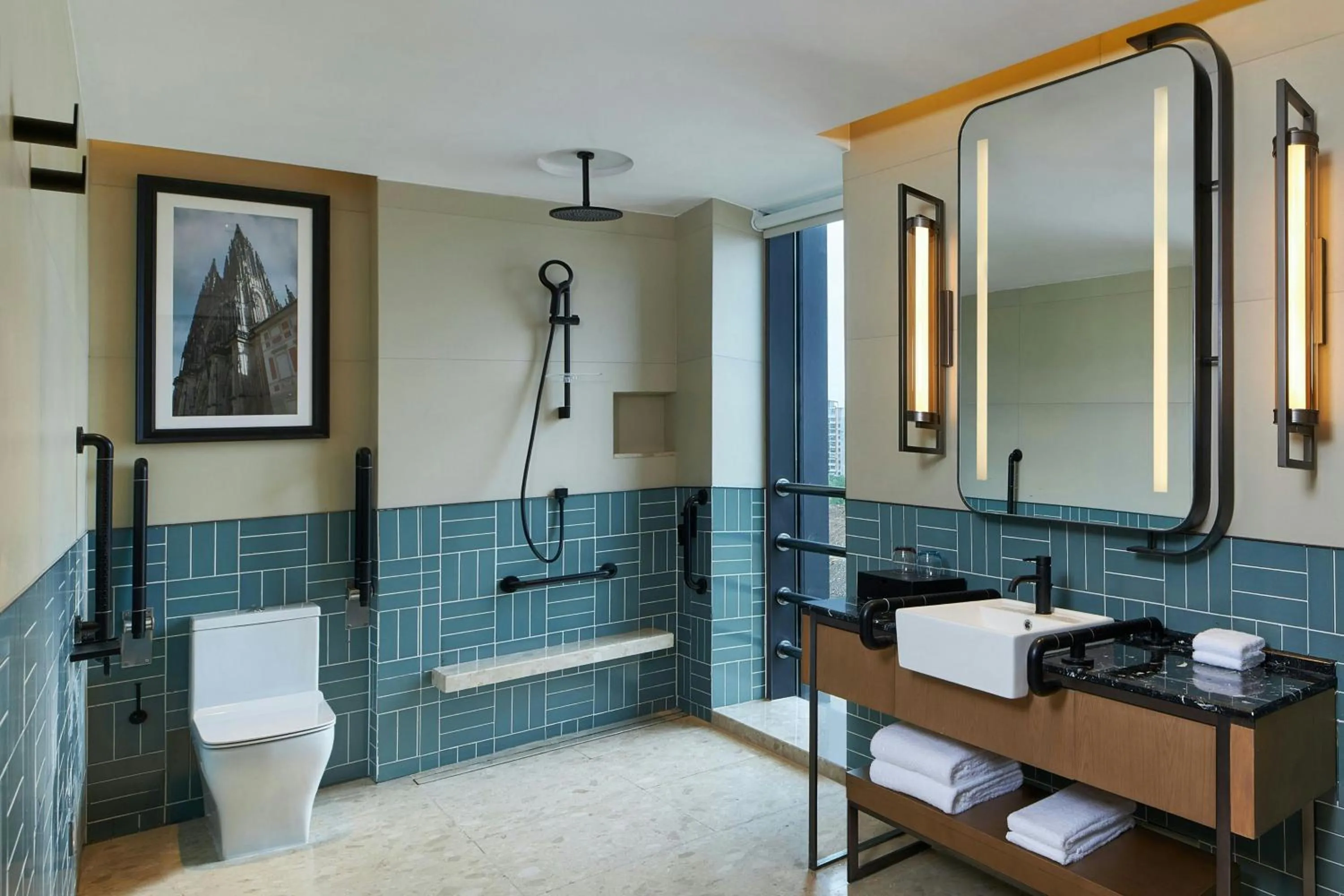 Photo of the whole room in Four Points by Sheraton Nanchang, Xihu