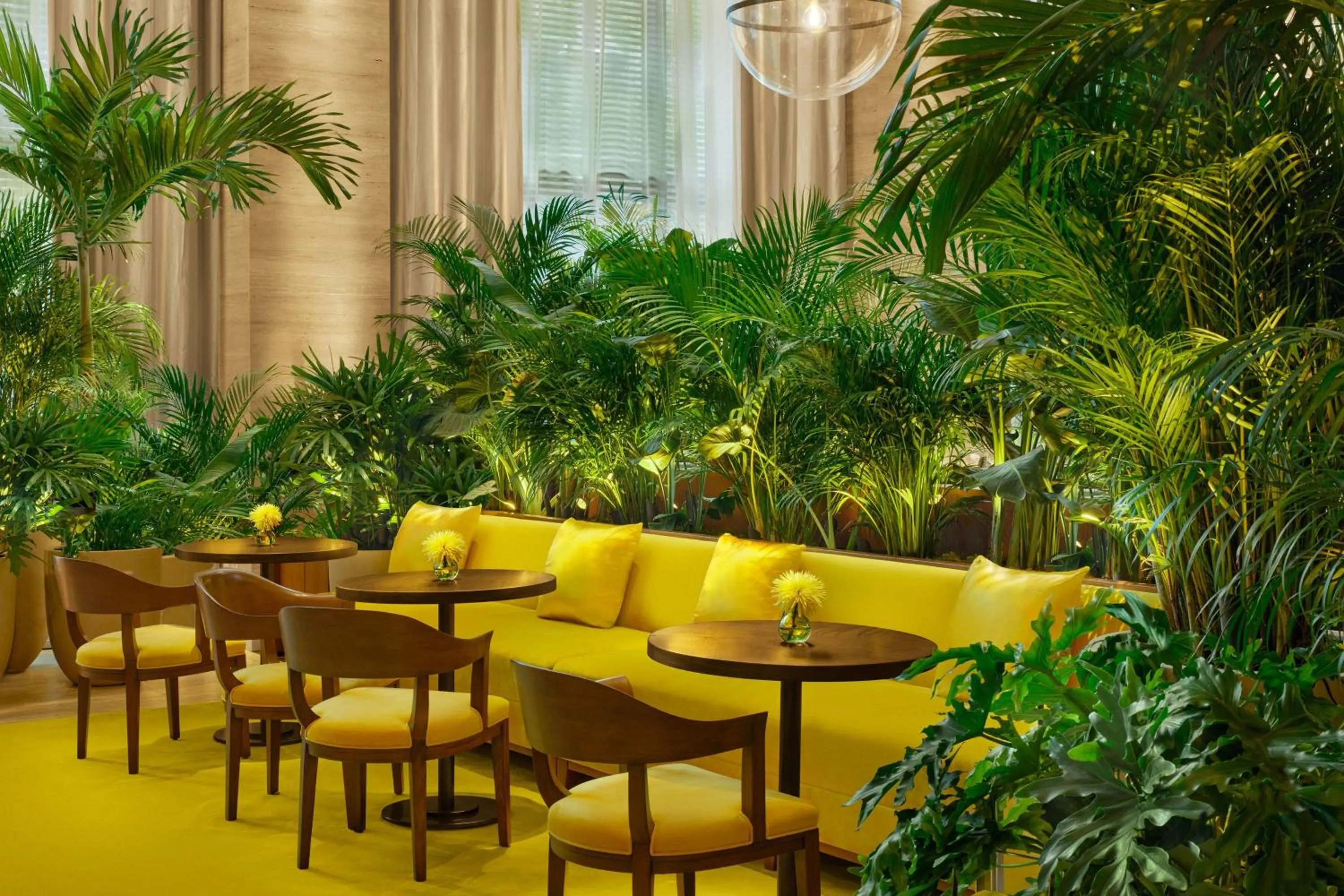 Lobby or reception in The Tampa EDITION