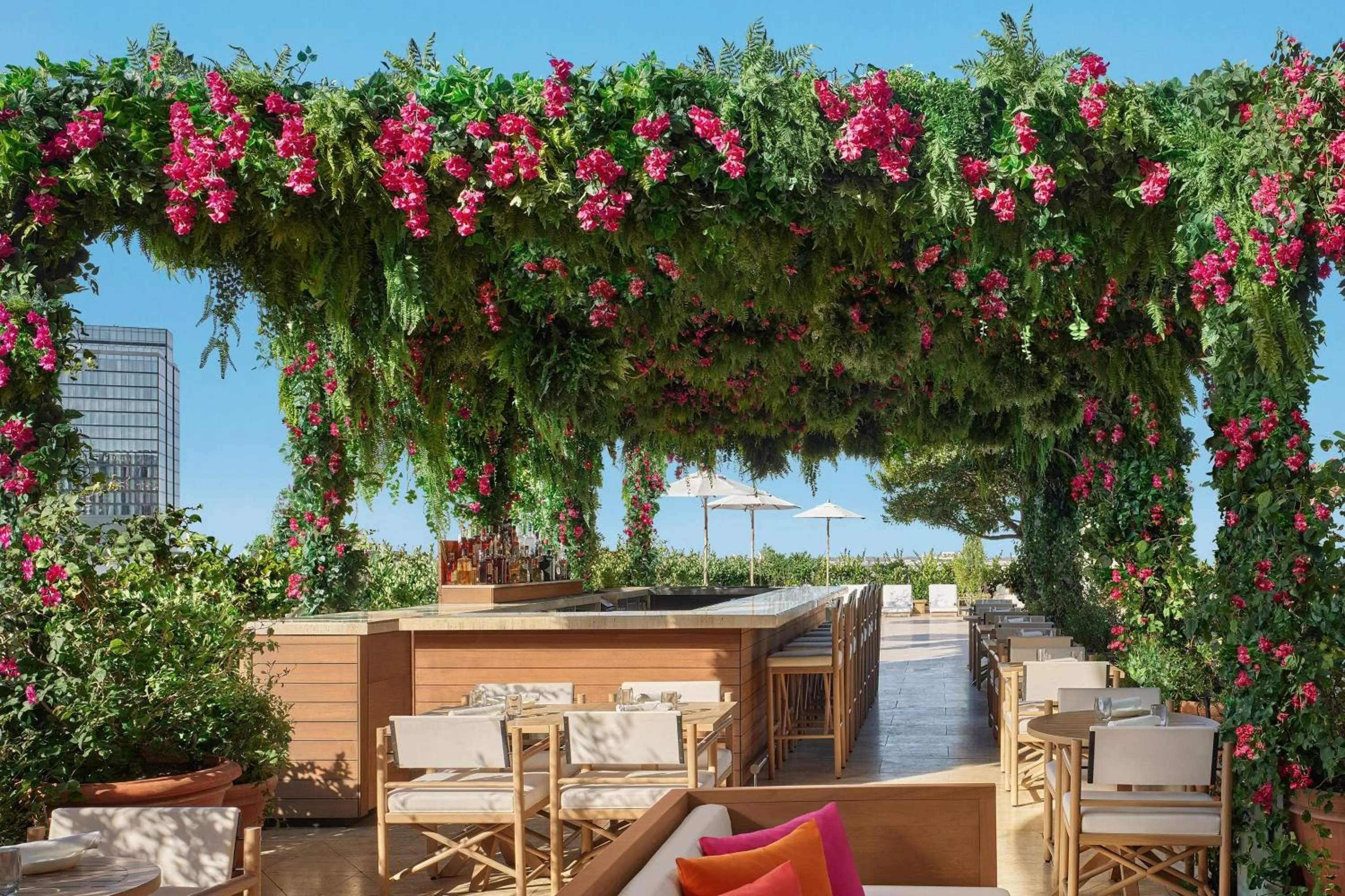 Swimming pool in The Tampa EDITION