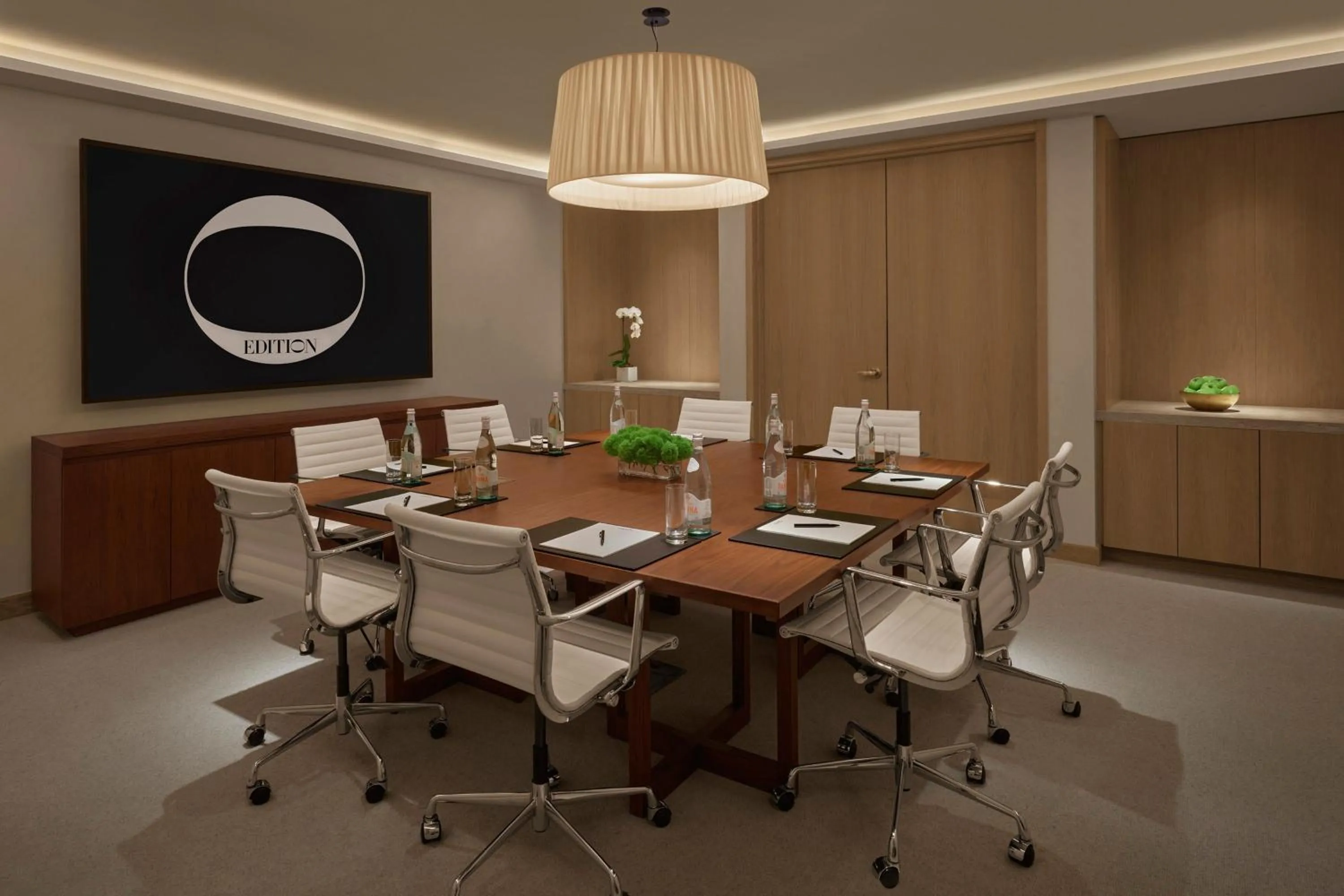 Meeting/conference room in The Tampa EDITION