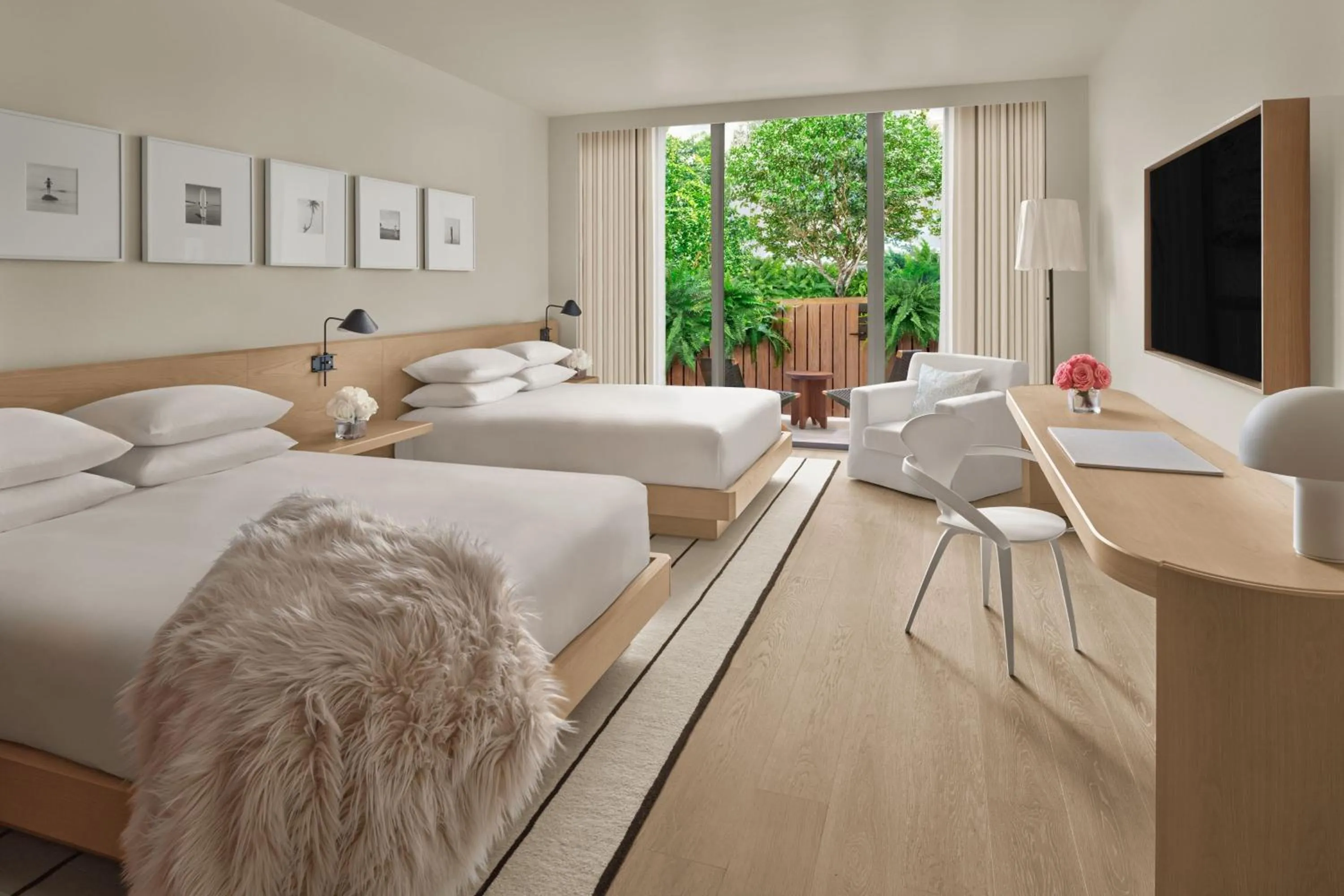 Photo of the whole room, Bed in The Tampa EDITION