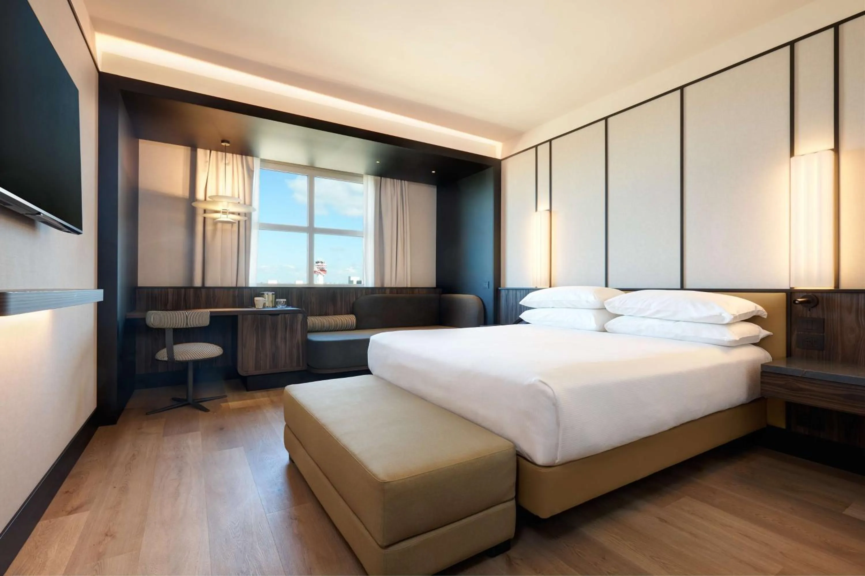 Bedroom, Bed in Hilton Rome Airport