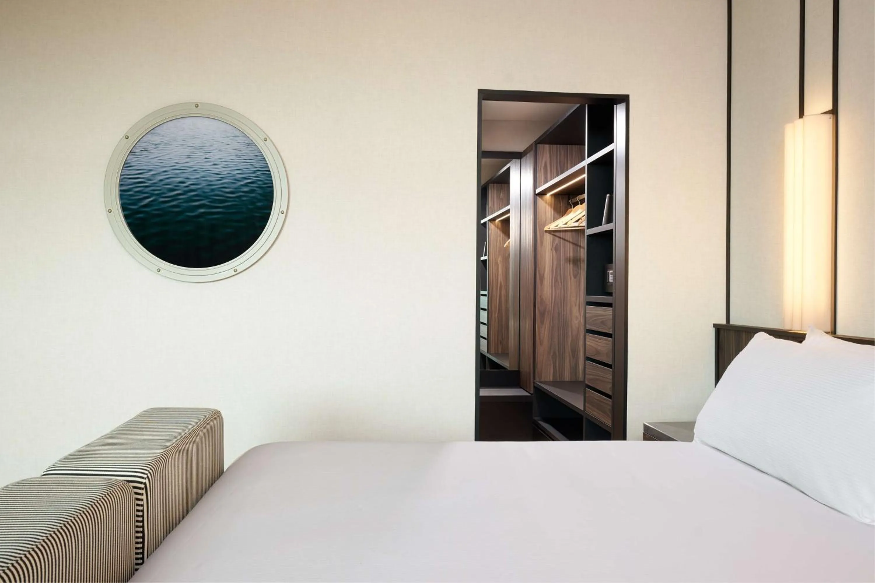 Bed in Hilton Rome Airport