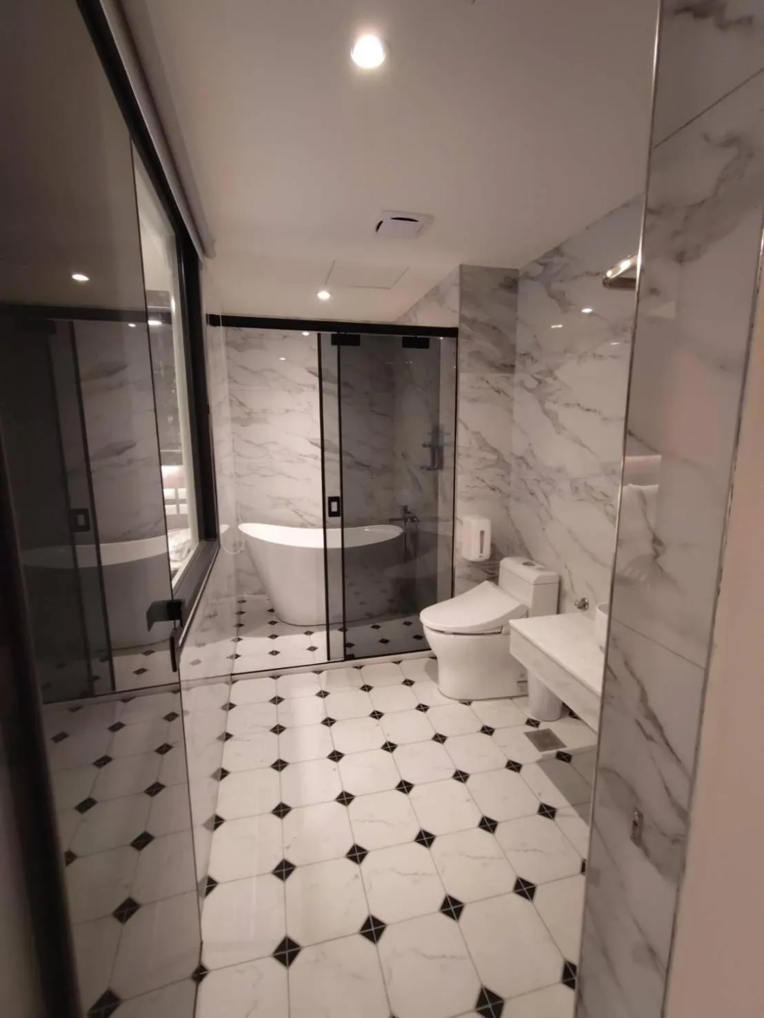 Shuian Lakeside Hotel II